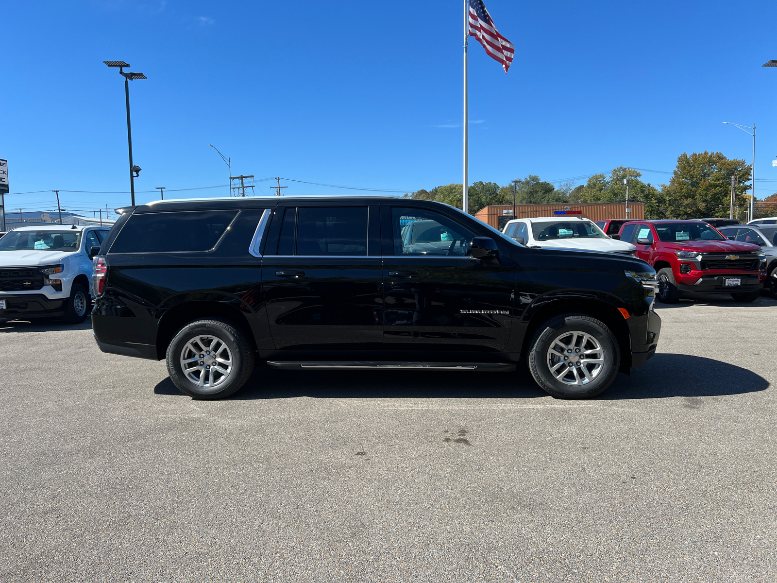 2024 Chevrolet Suburban LS 16