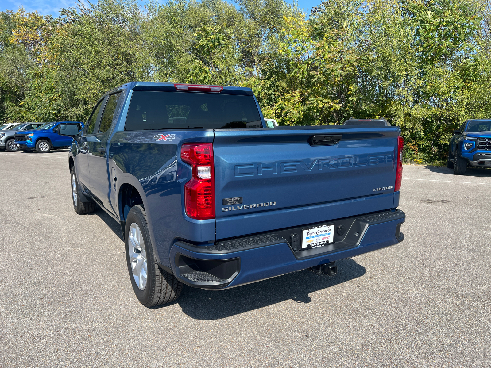 2024 Chevrolet Silverado 1500 Custom 10