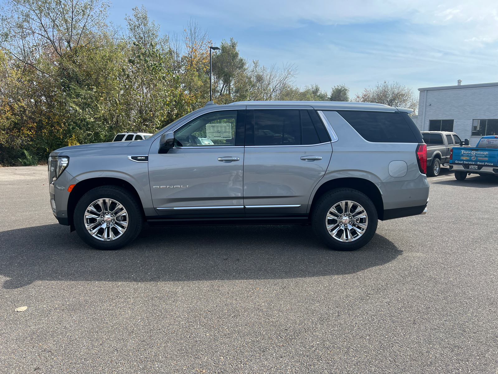 2024 GMC Yukon Denali 8