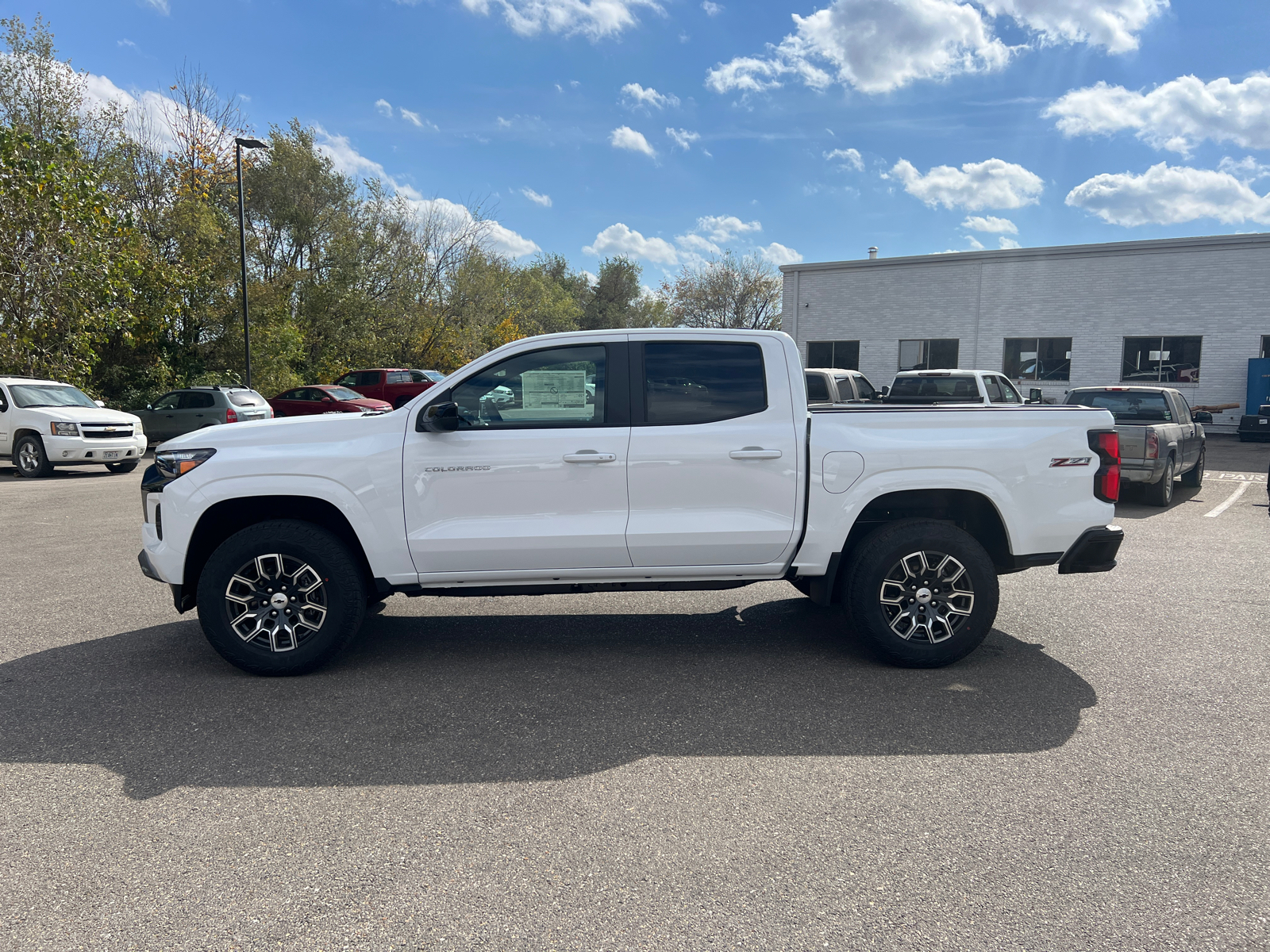 2024 Chevrolet Colorado 4WD Z71 8