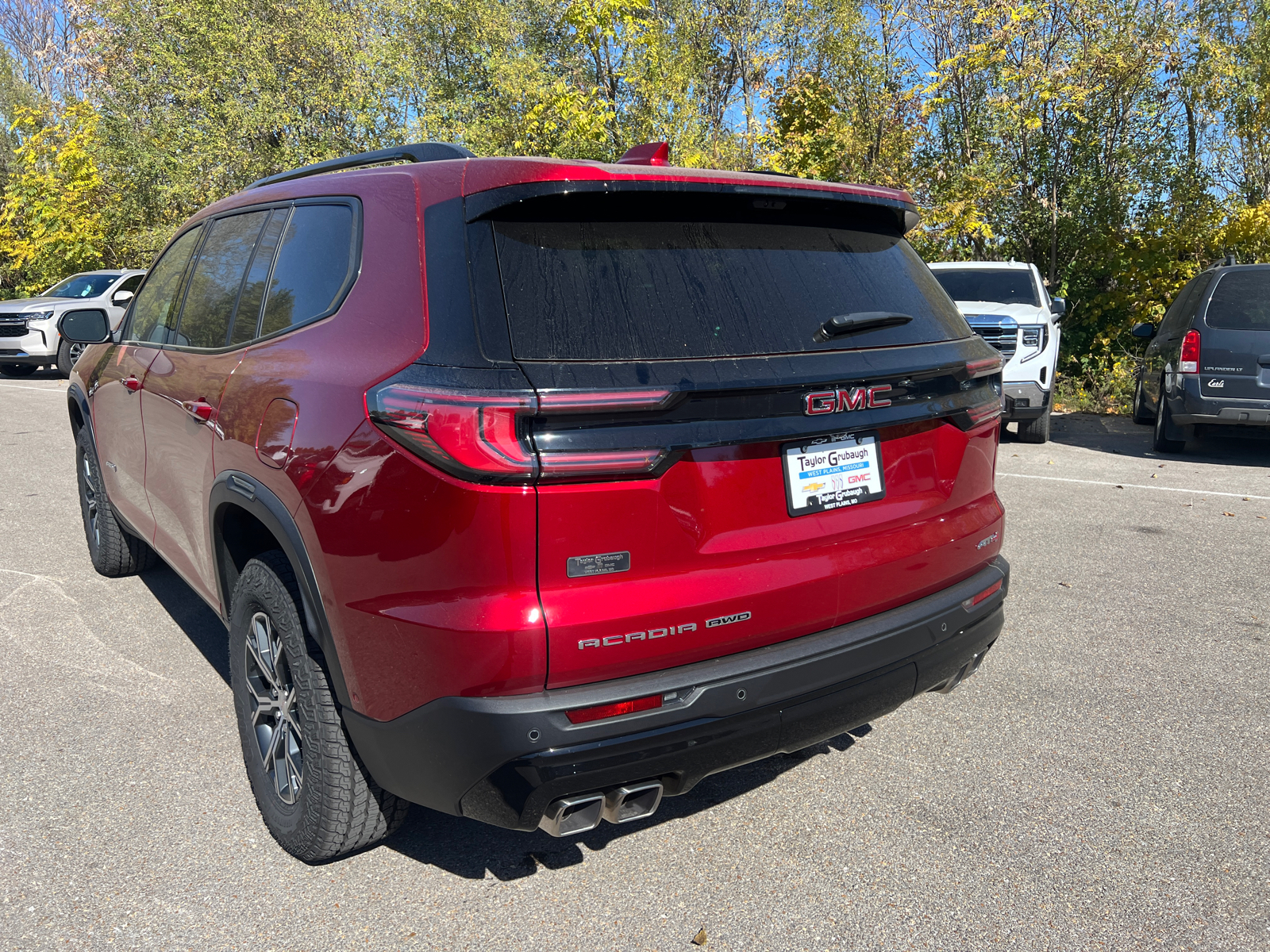 2024 GMC Acadia AWD AT4 10