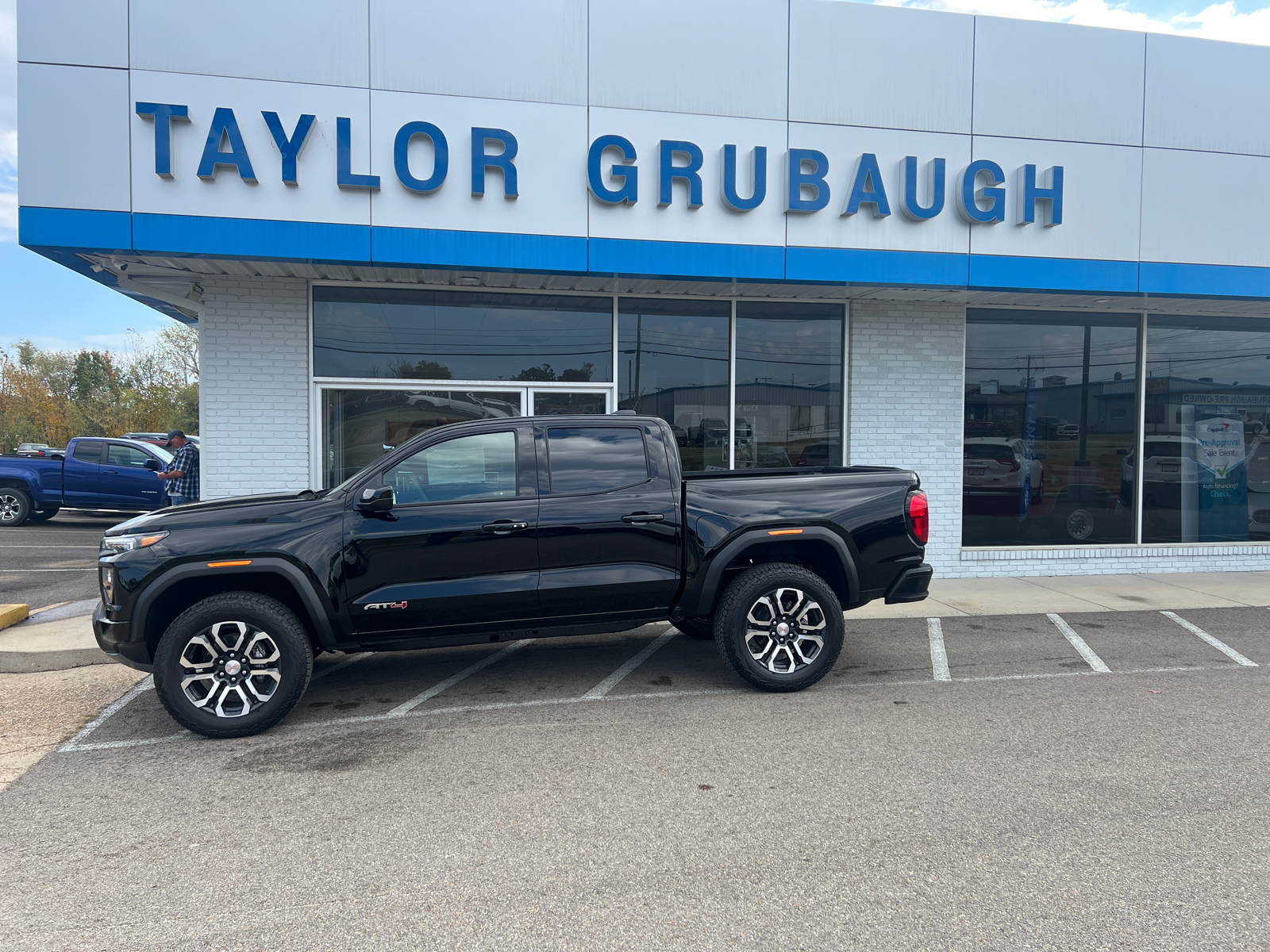 2024 GMC Canyon 4WD AT4 1