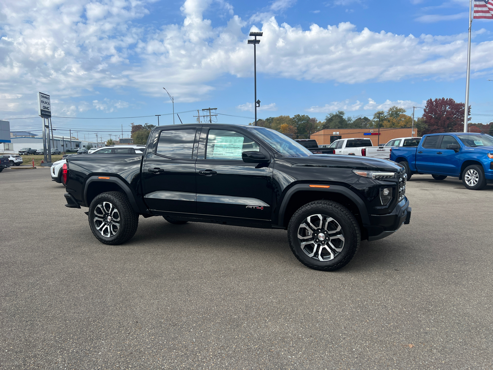 2024 GMC Canyon 4WD AT4 3