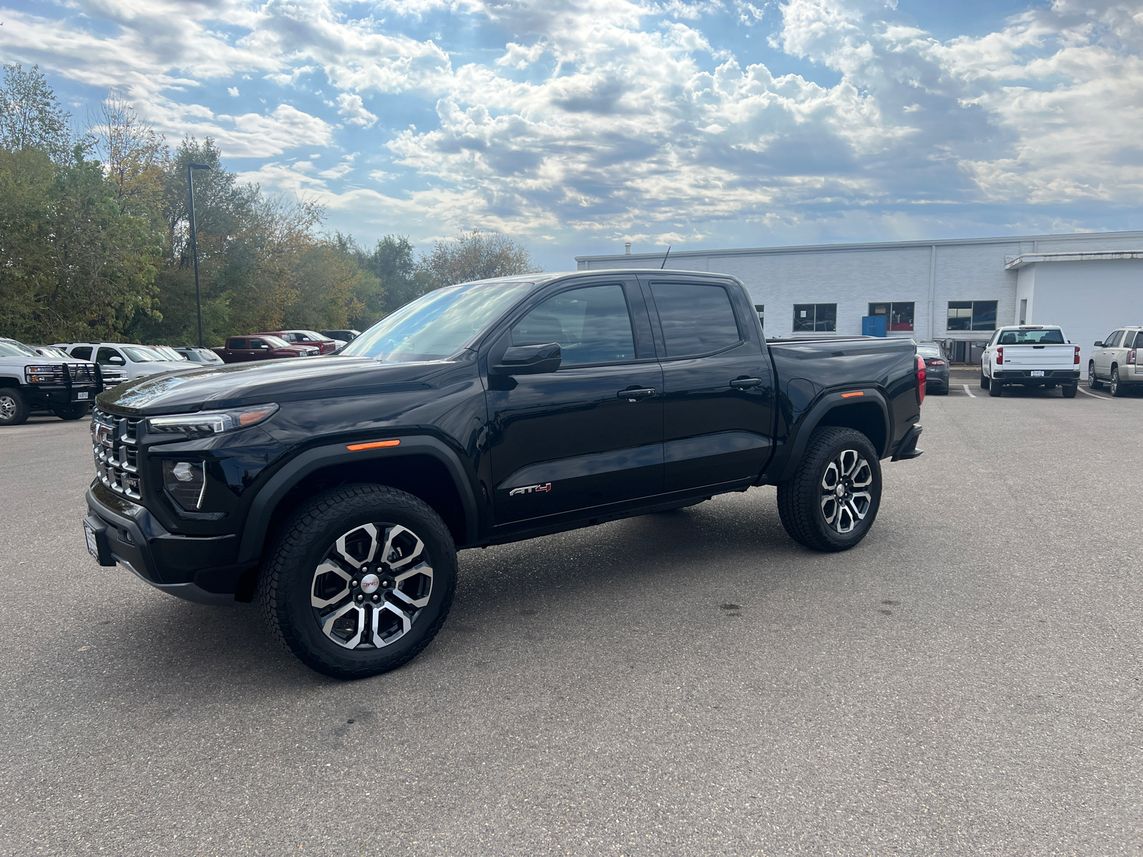 2024 GMC Canyon 4WD AT4 7