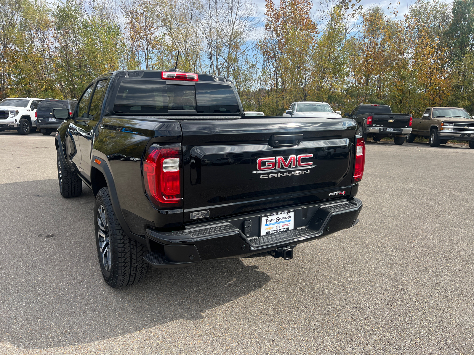 2024 GMC Canyon 4WD AT4 10