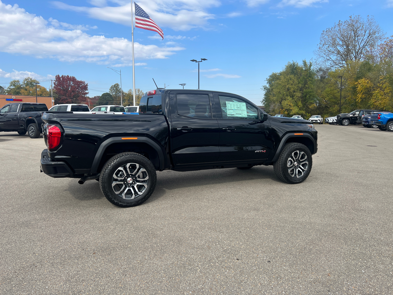 2024 GMC Canyon 4WD AT4 13