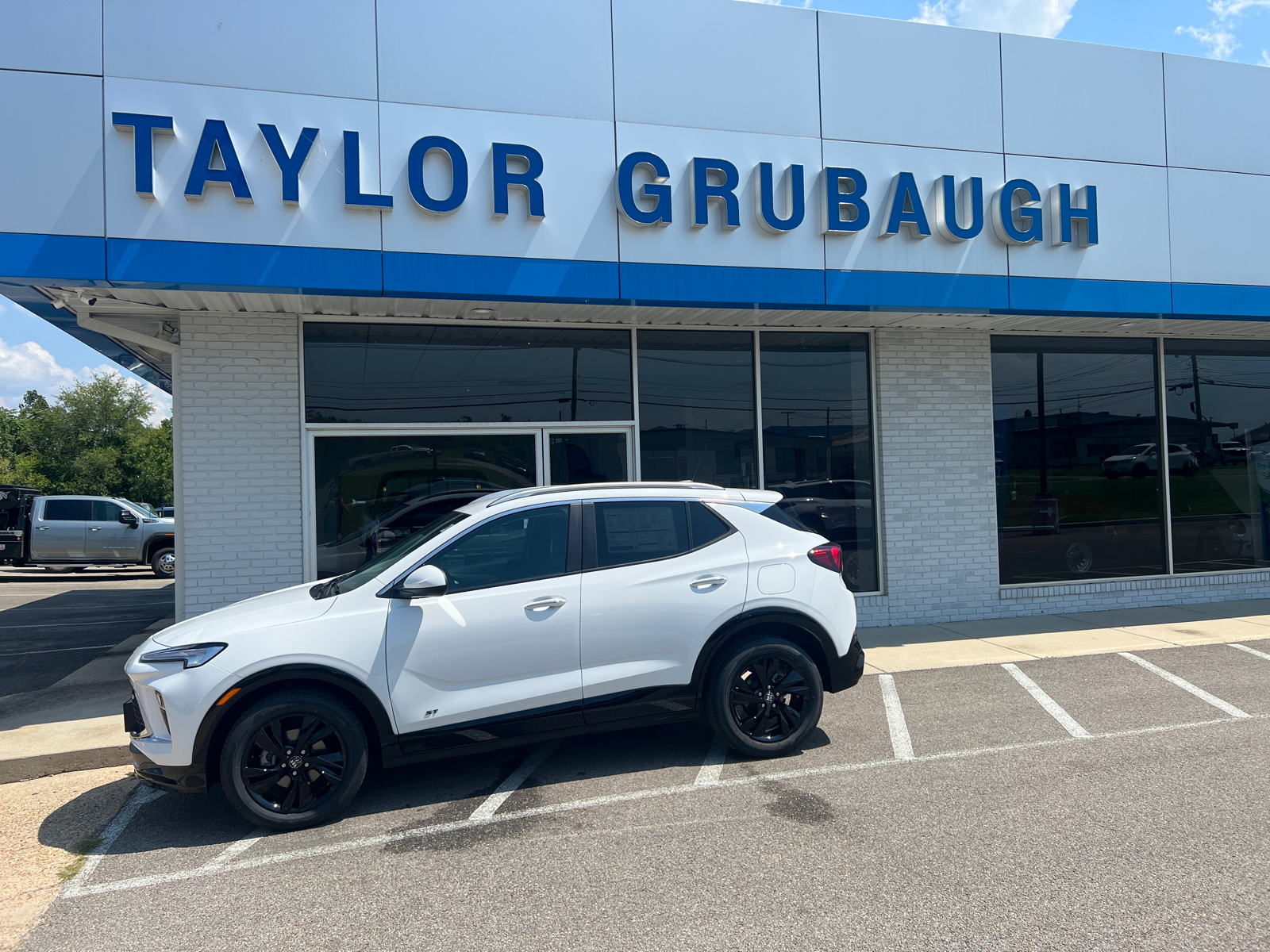 2025 Buick Encore GX Sport Touring 1