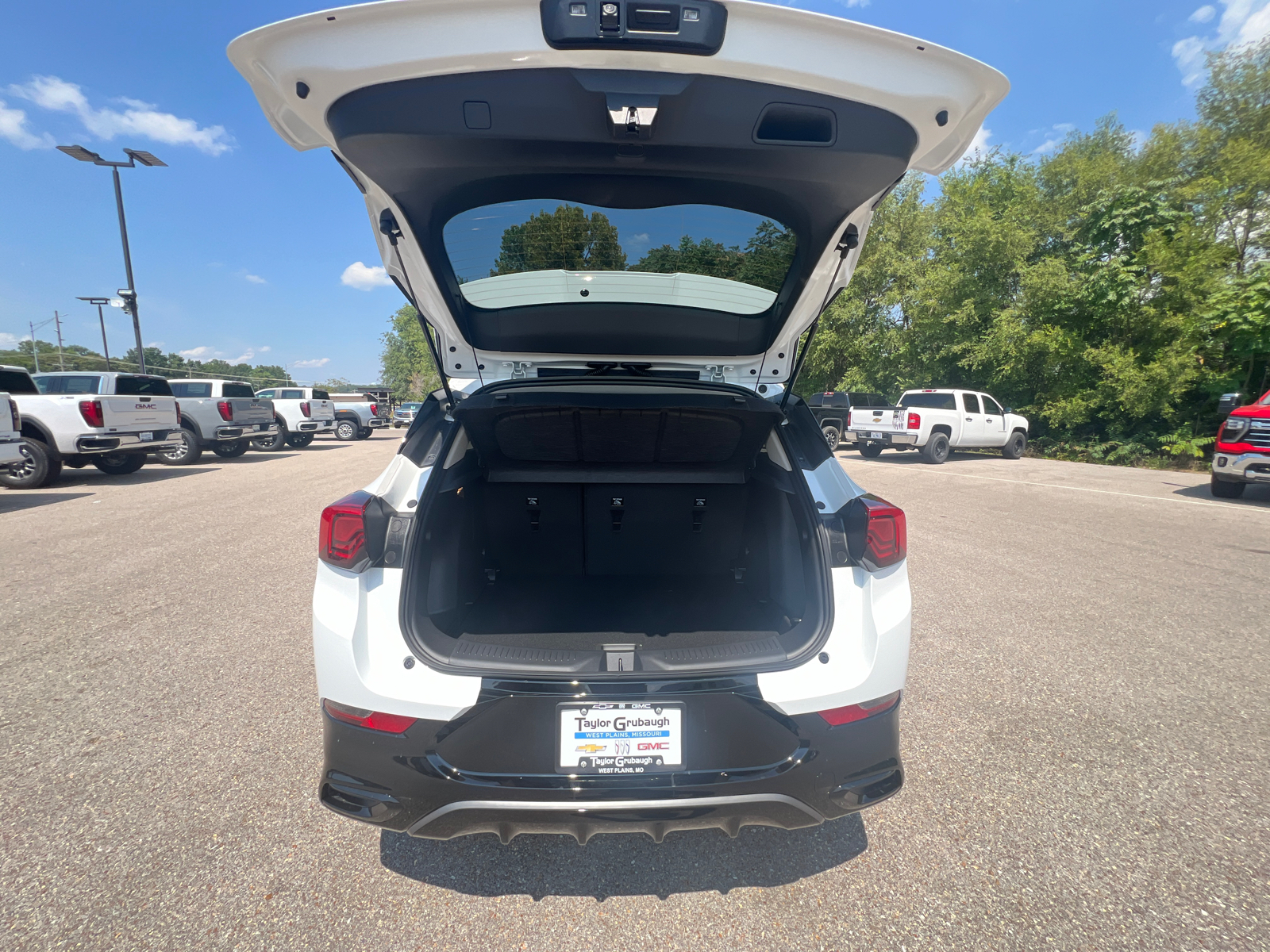 2025 Buick Encore GX Sport Touring 13