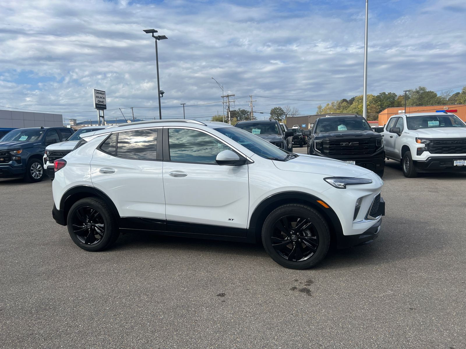 2025 Buick Encore GX Sport Touring 3