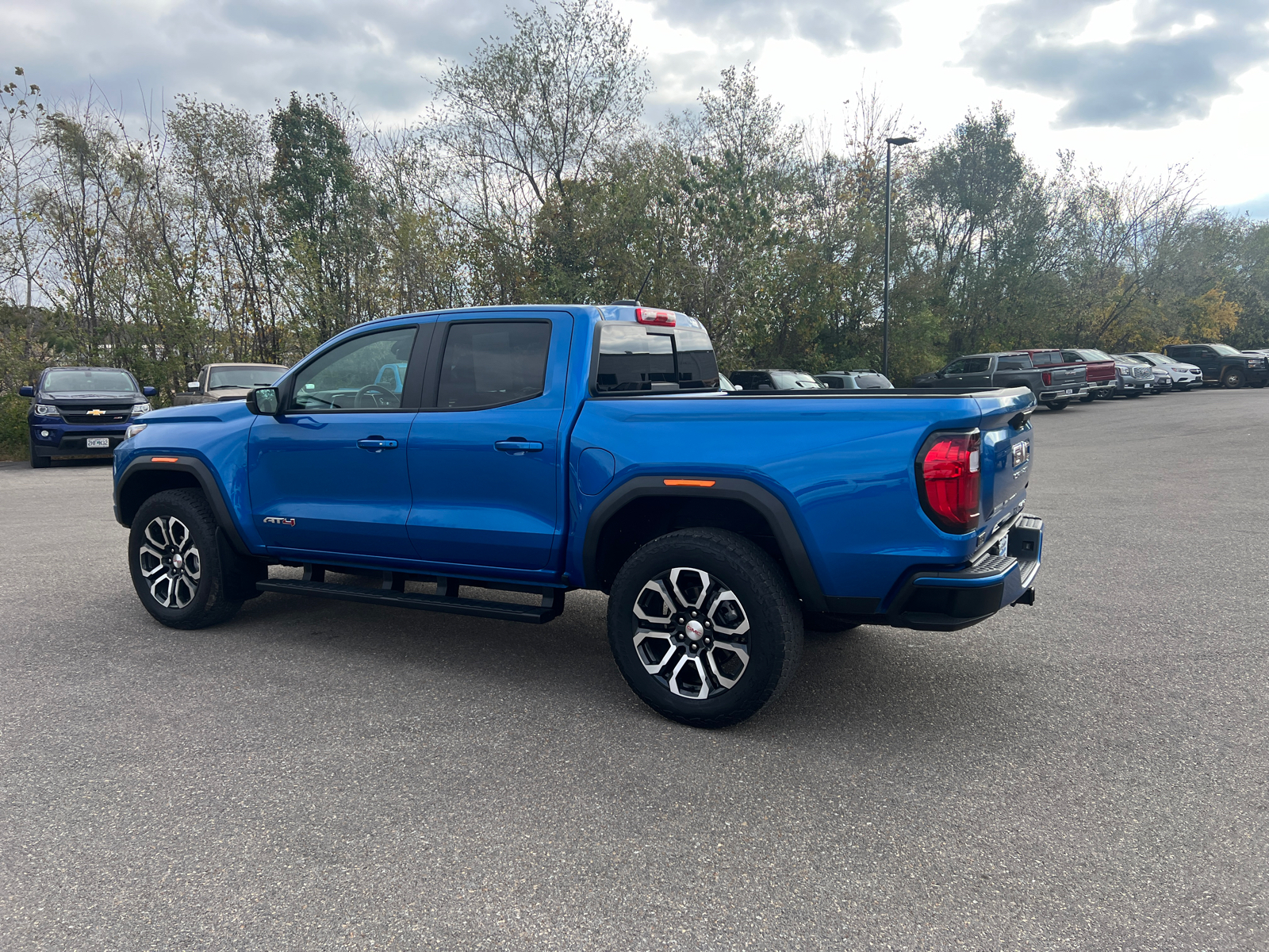 2024 GMC Canyon 4WD AT4 10