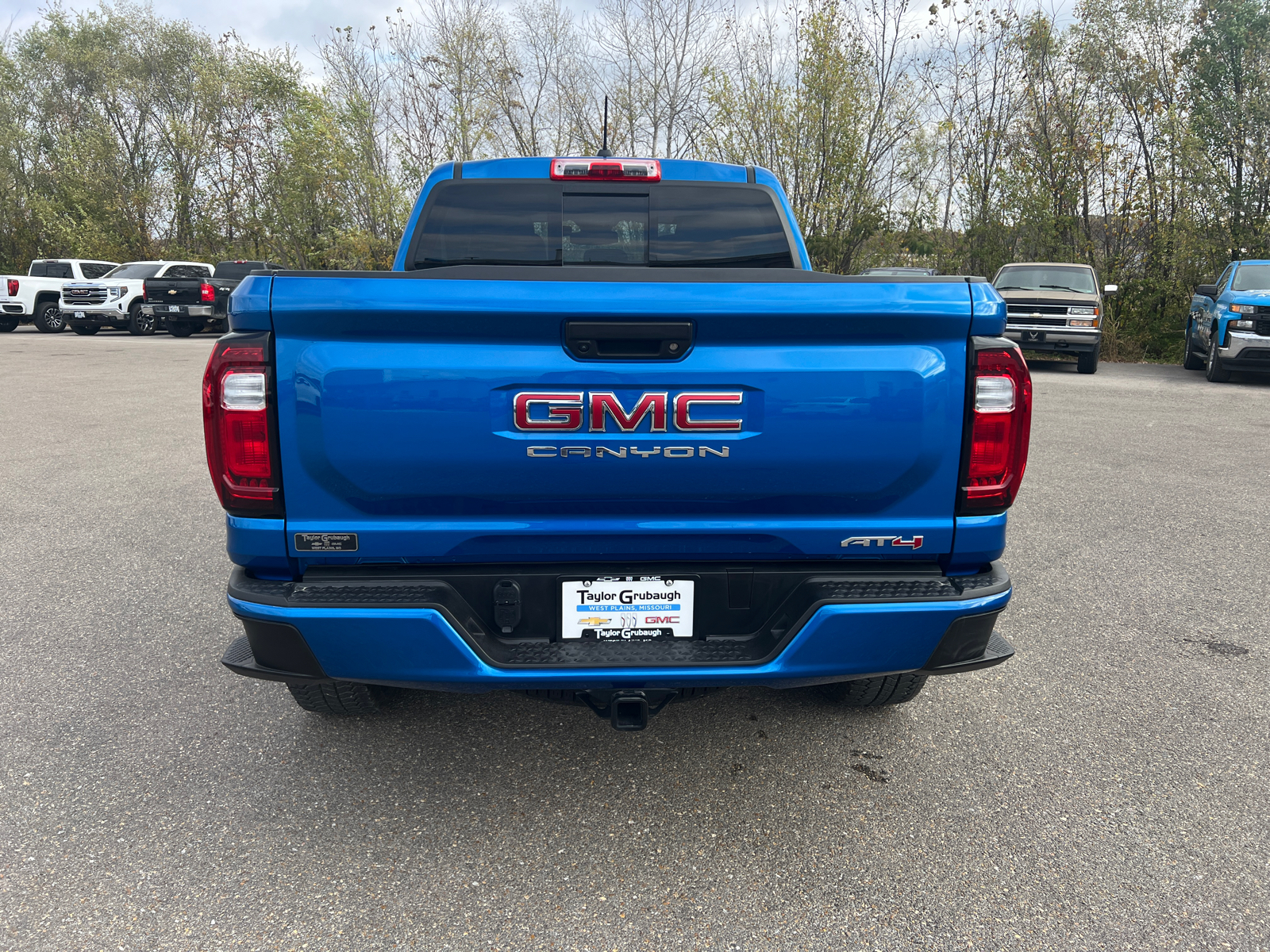 2024 GMC Canyon 4WD AT4 12