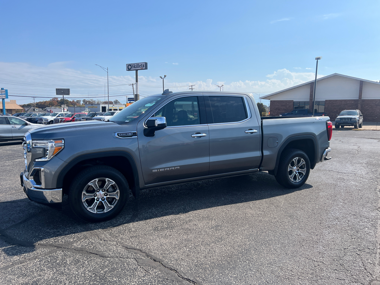 2021 GMC Sierra 1500 SLT 3