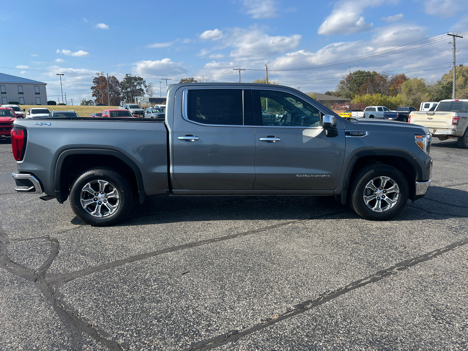 2021 GMC Sierra 1500 SLT 8