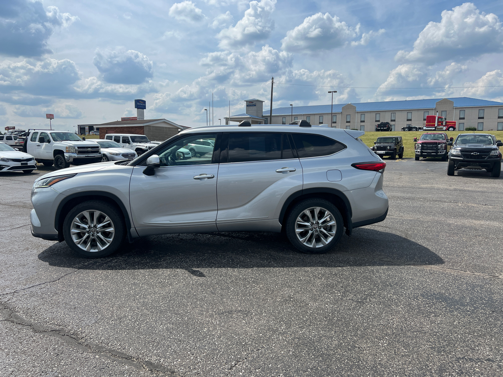 2021 Toyota Highlander  3