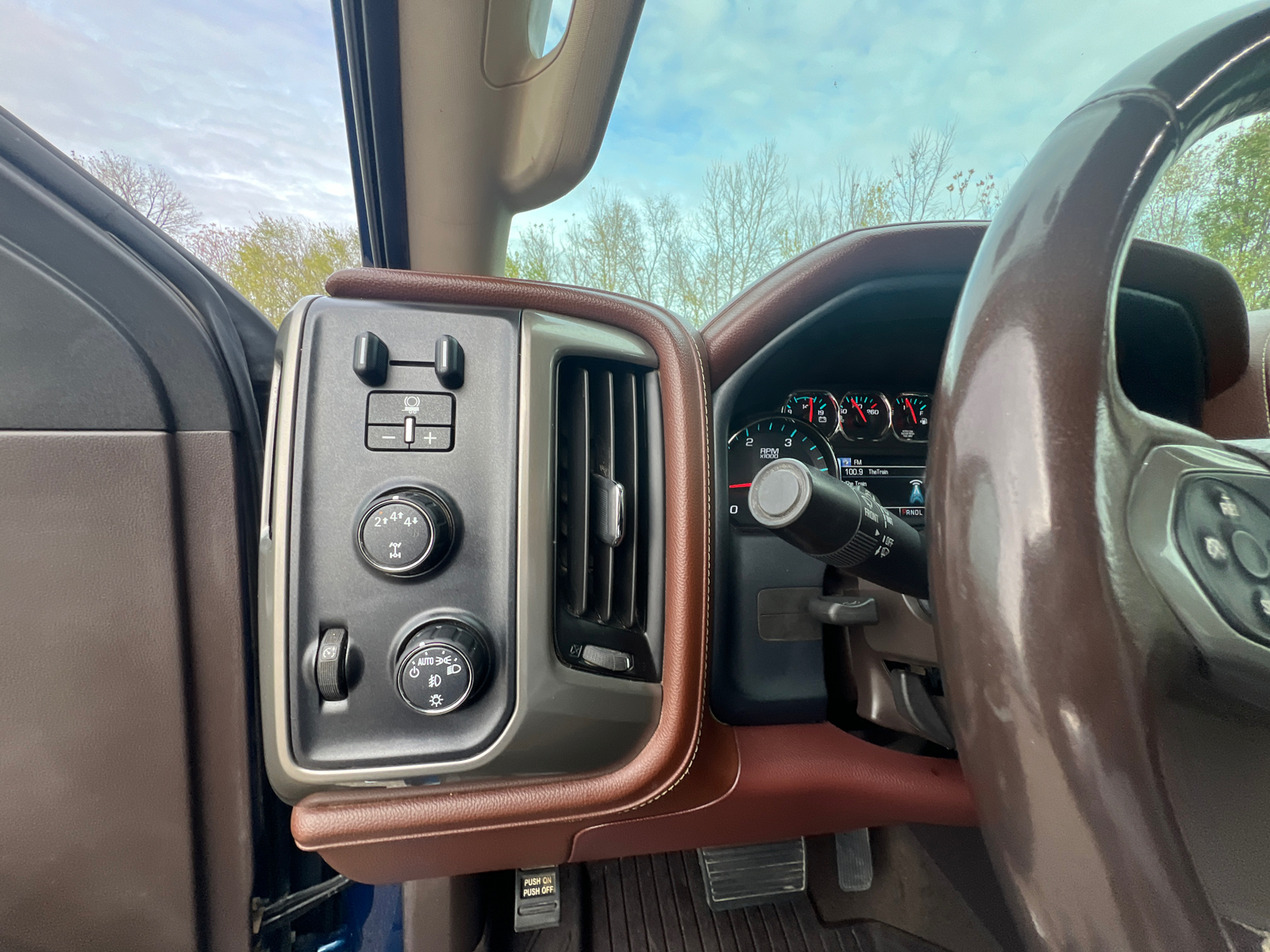 2019 Chevrolet Silverado 3500HD High Country 19