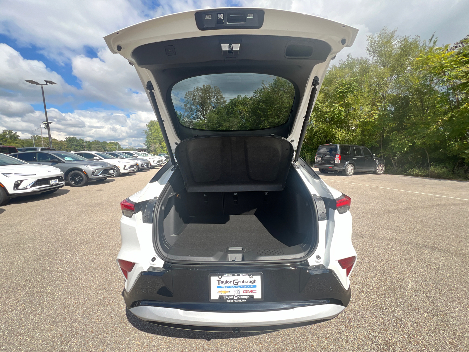 2025 Buick Envista Sport Touring 13