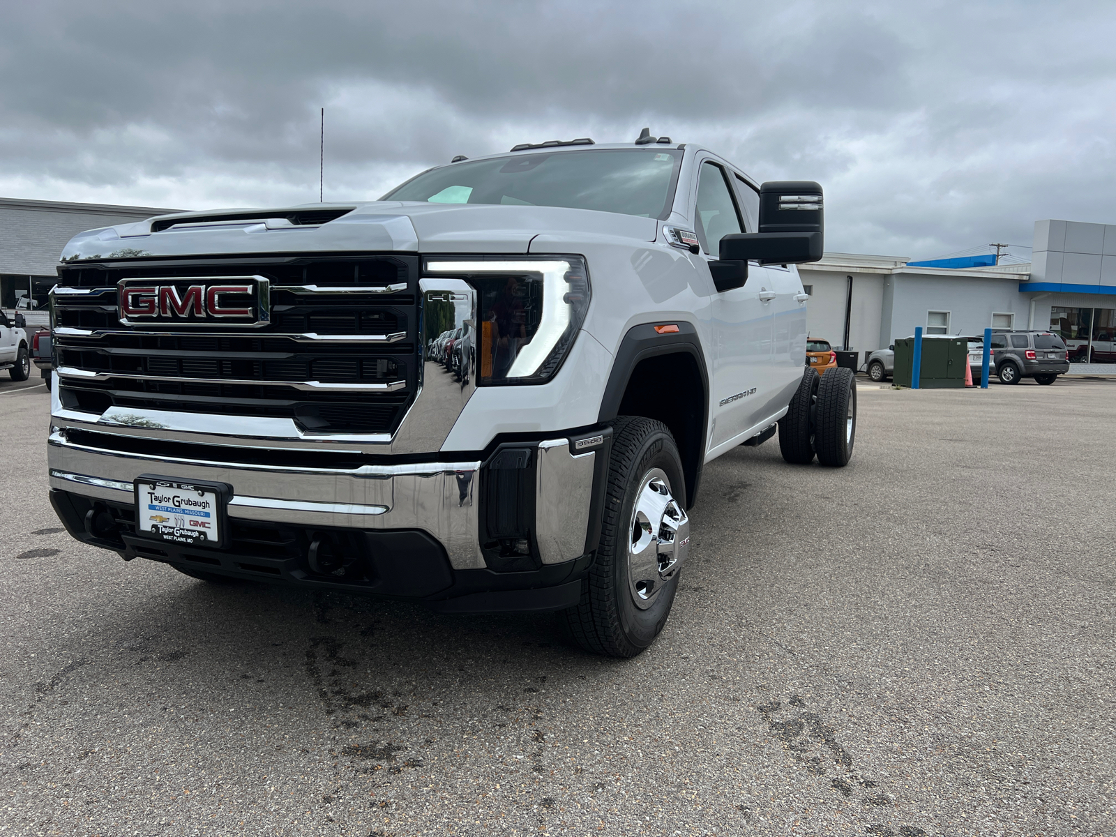 2025 GMC Sierra 3500HD CC SLE 8