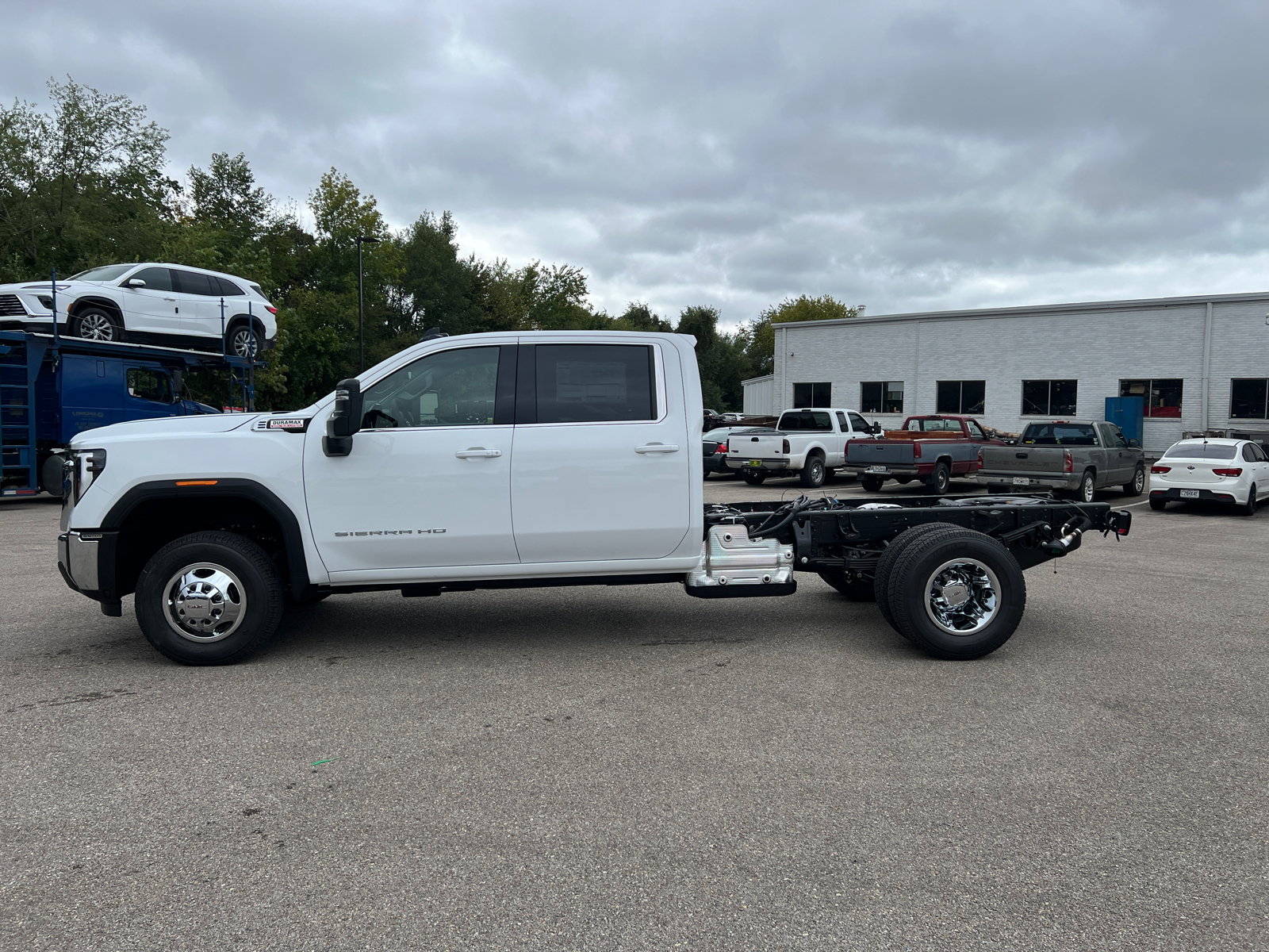 2025 GMC Sierra 3500HD CC SLE 9