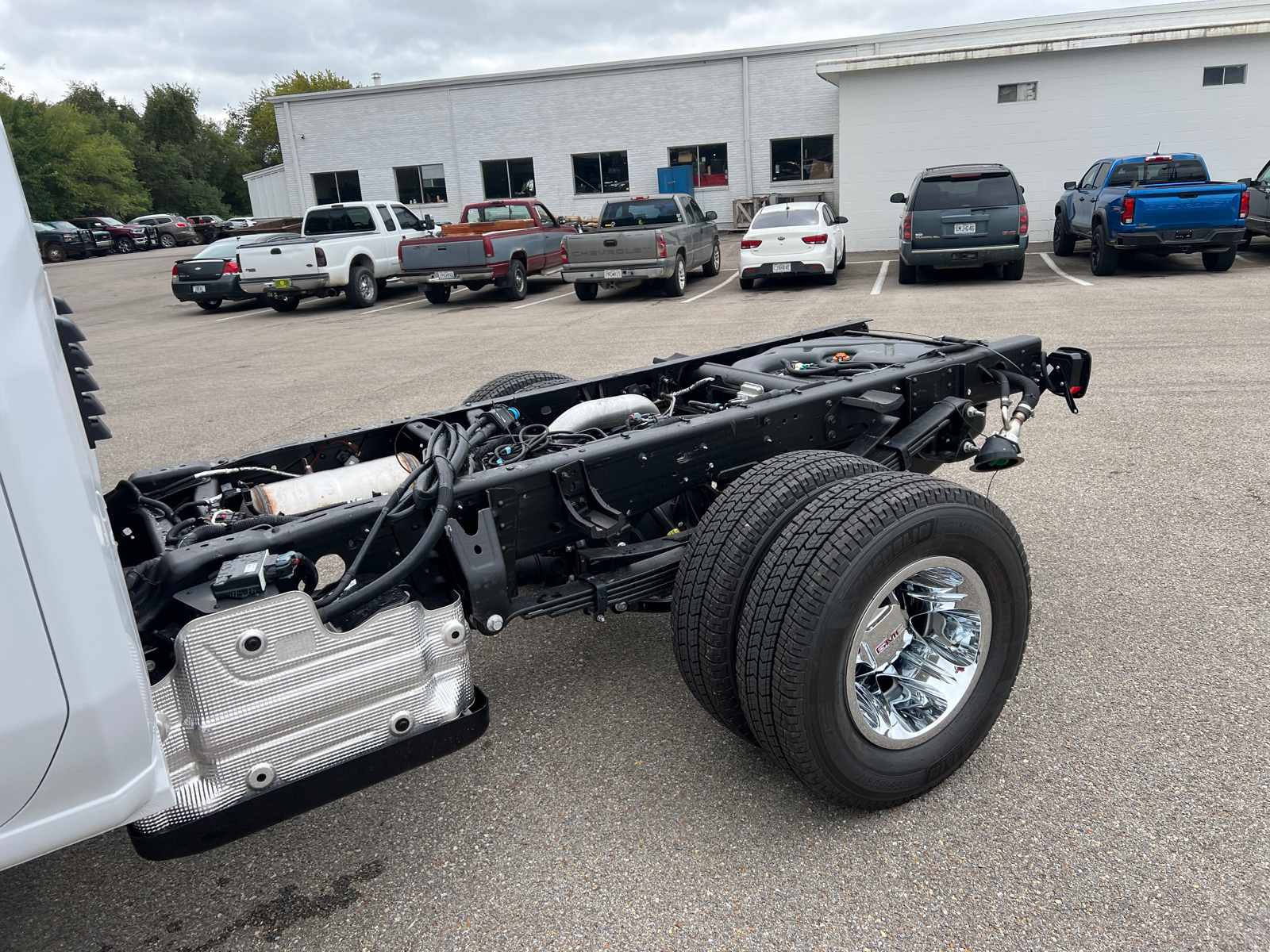 2025 GMC Sierra 3500HD CC SLE 12