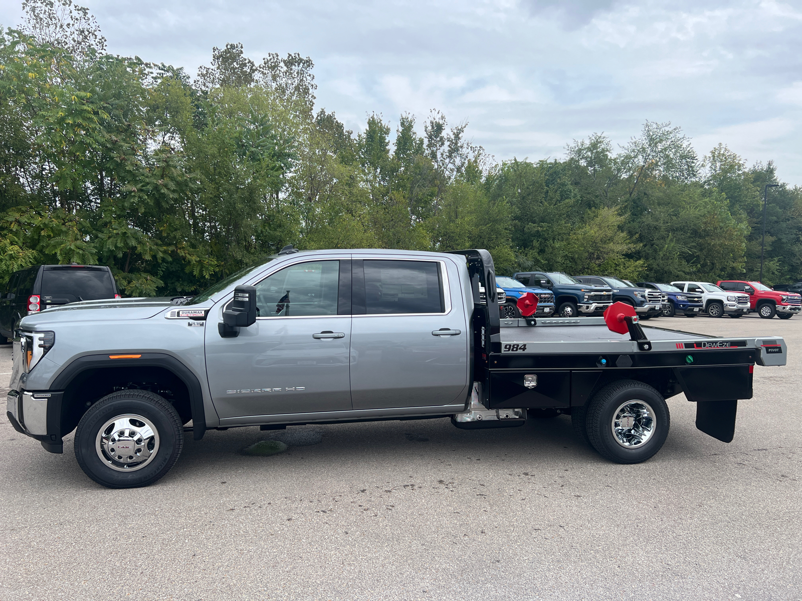 2025 GMC Sierra 3500HD CC SLE 8