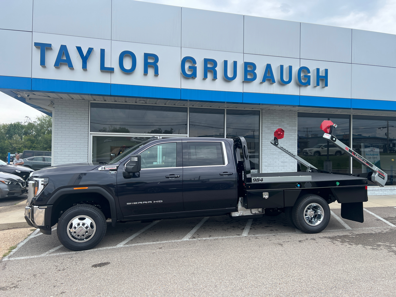 2025 GMC Sierra 3500HD CC SLE 1