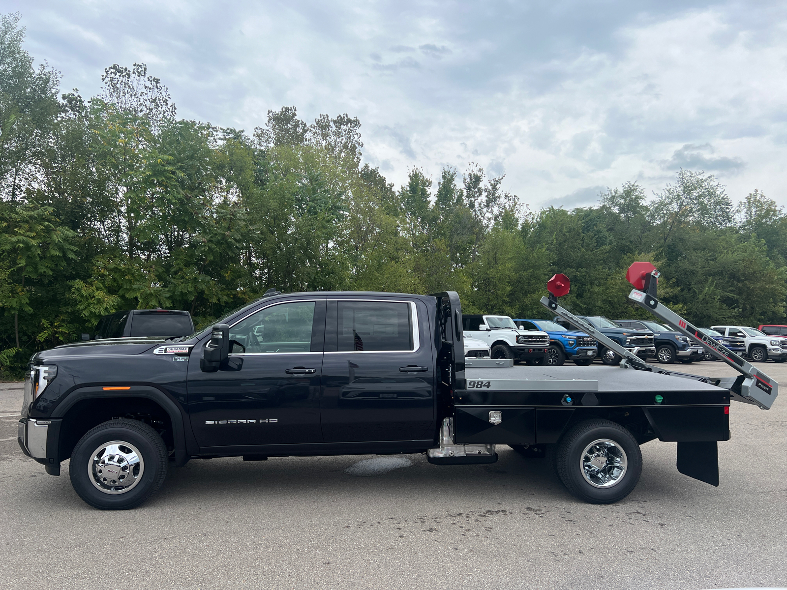 2025 GMC Sierra 3500HD CC SLE 9