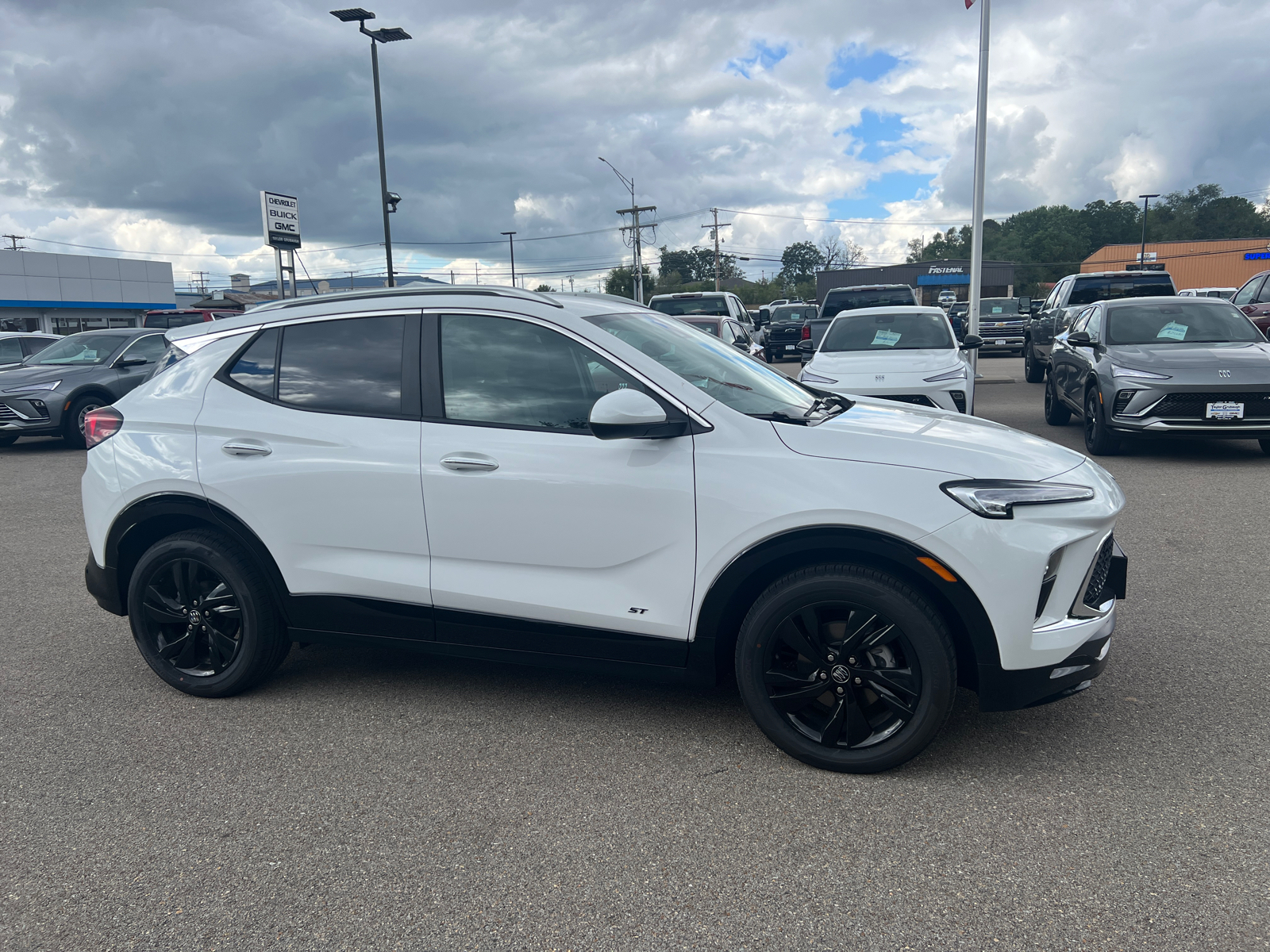 2025 Buick Encore GX Sport Touring 3