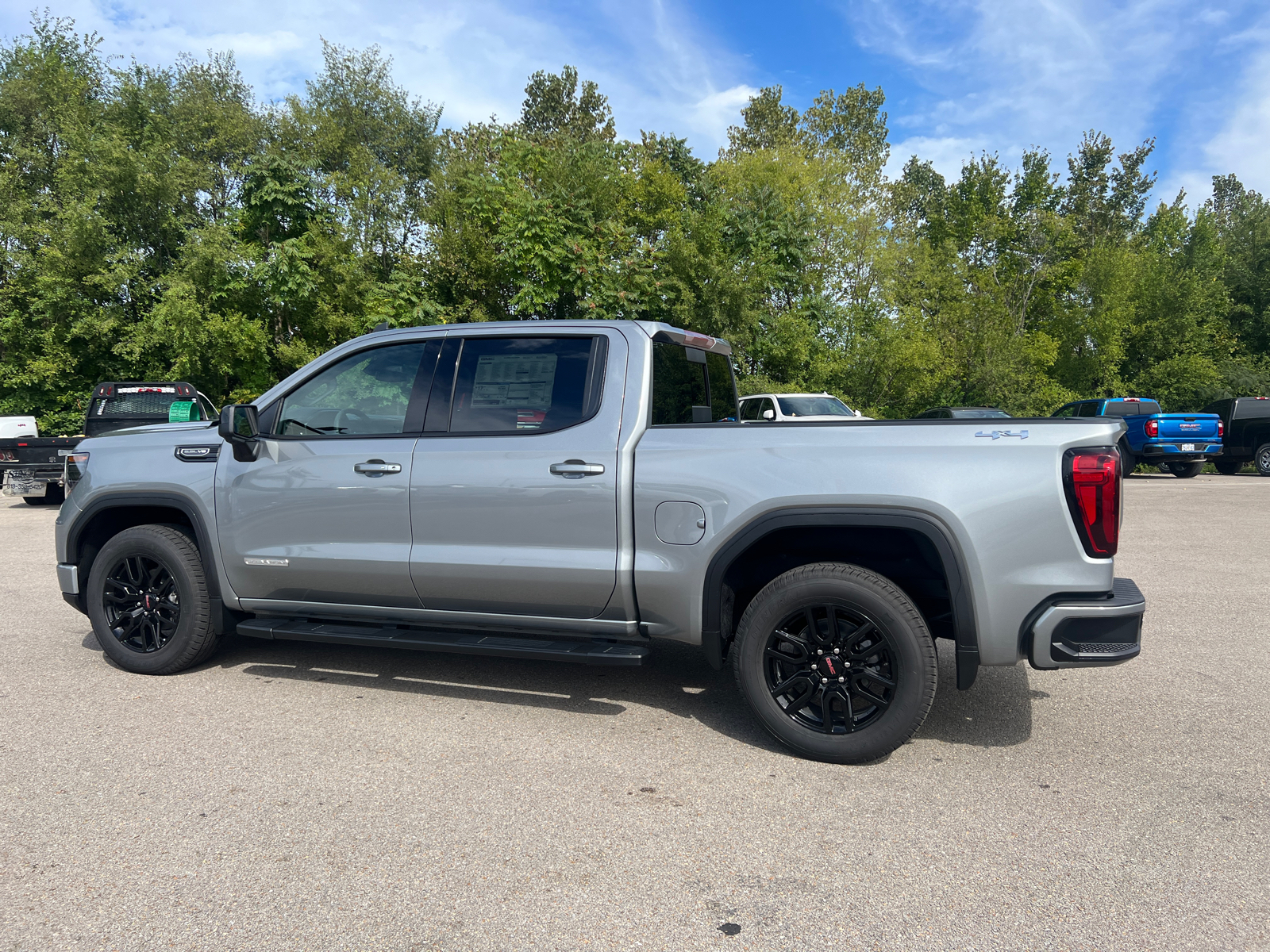 2025 GMC Sierra 1500 Elevation 9