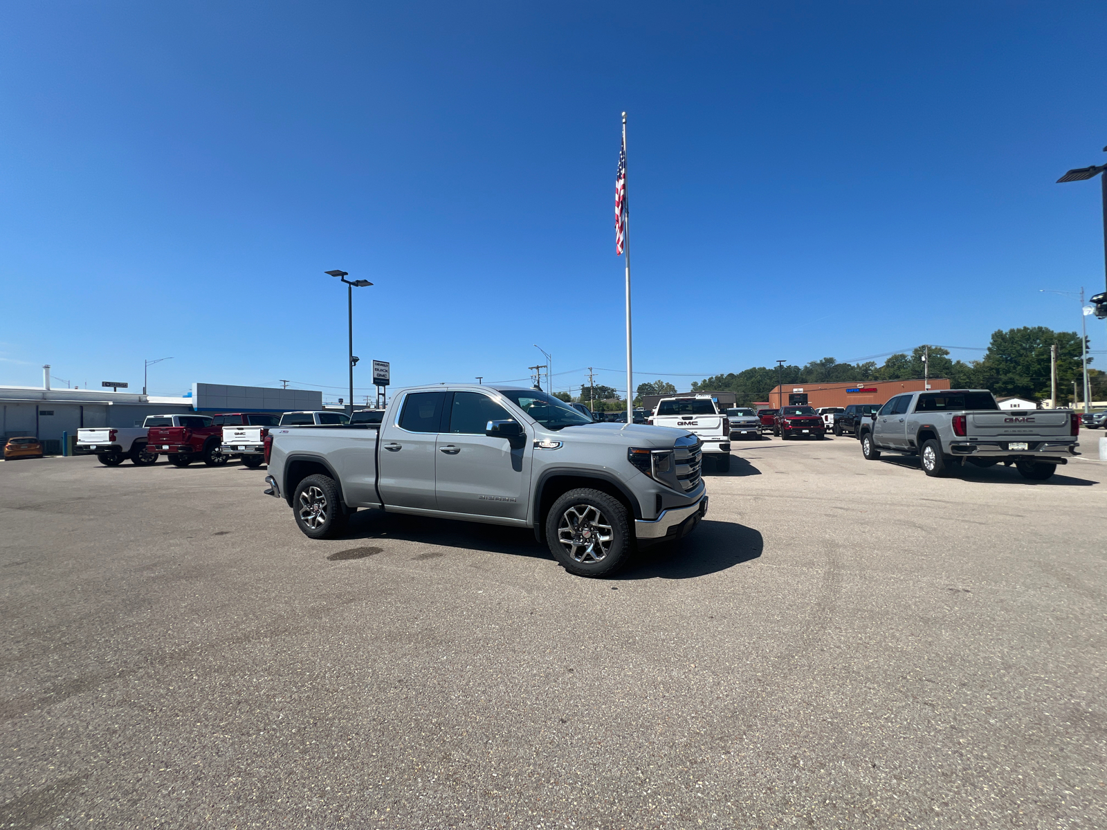 2025 GMC Sierra 1500 SLE 2