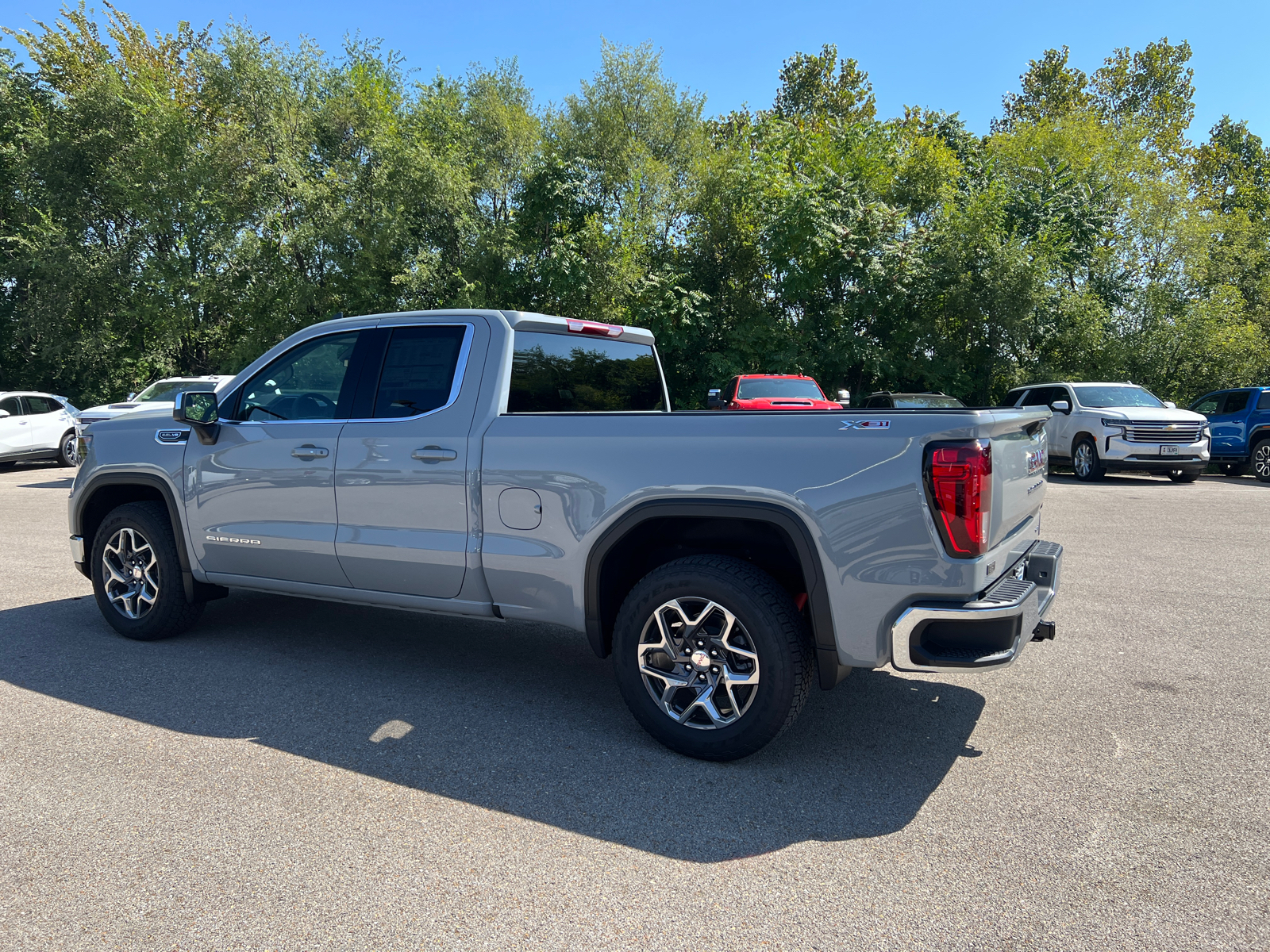 2025 GMC Sierra 1500 SLE 9