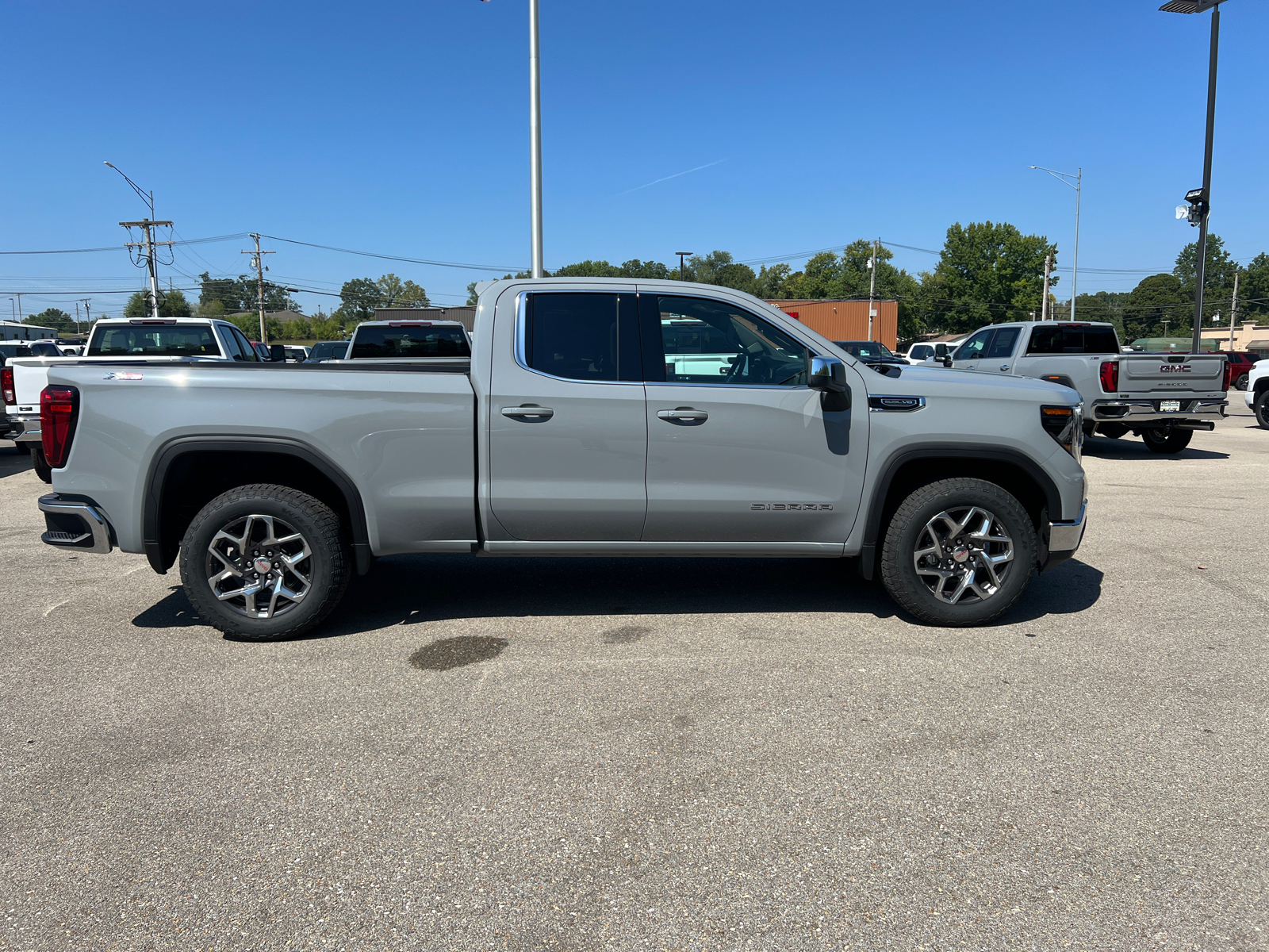 2025 GMC Sierra 1500 SLE 13