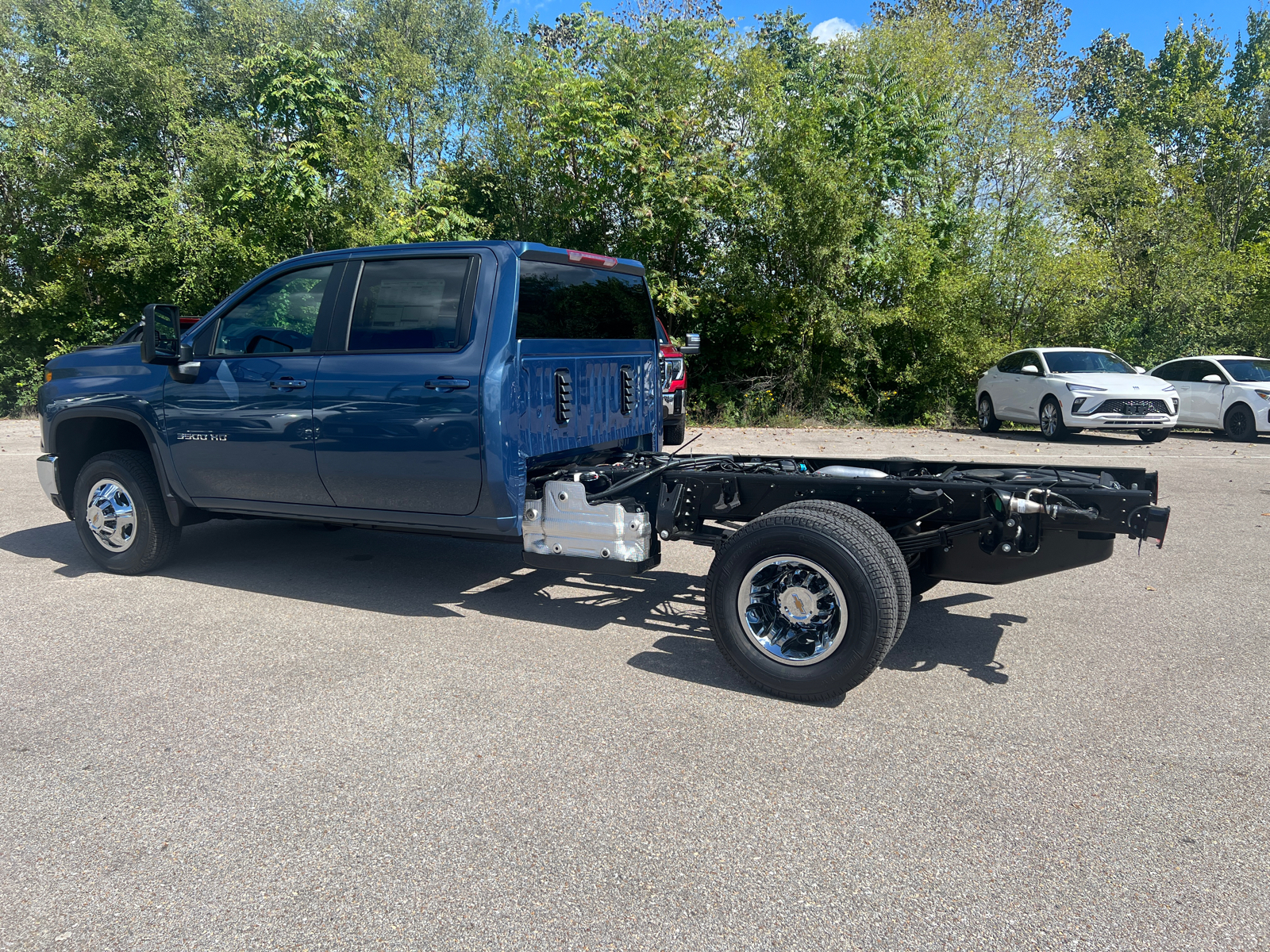 2025 Chevrolet Silverado 3500HD CC LT 10