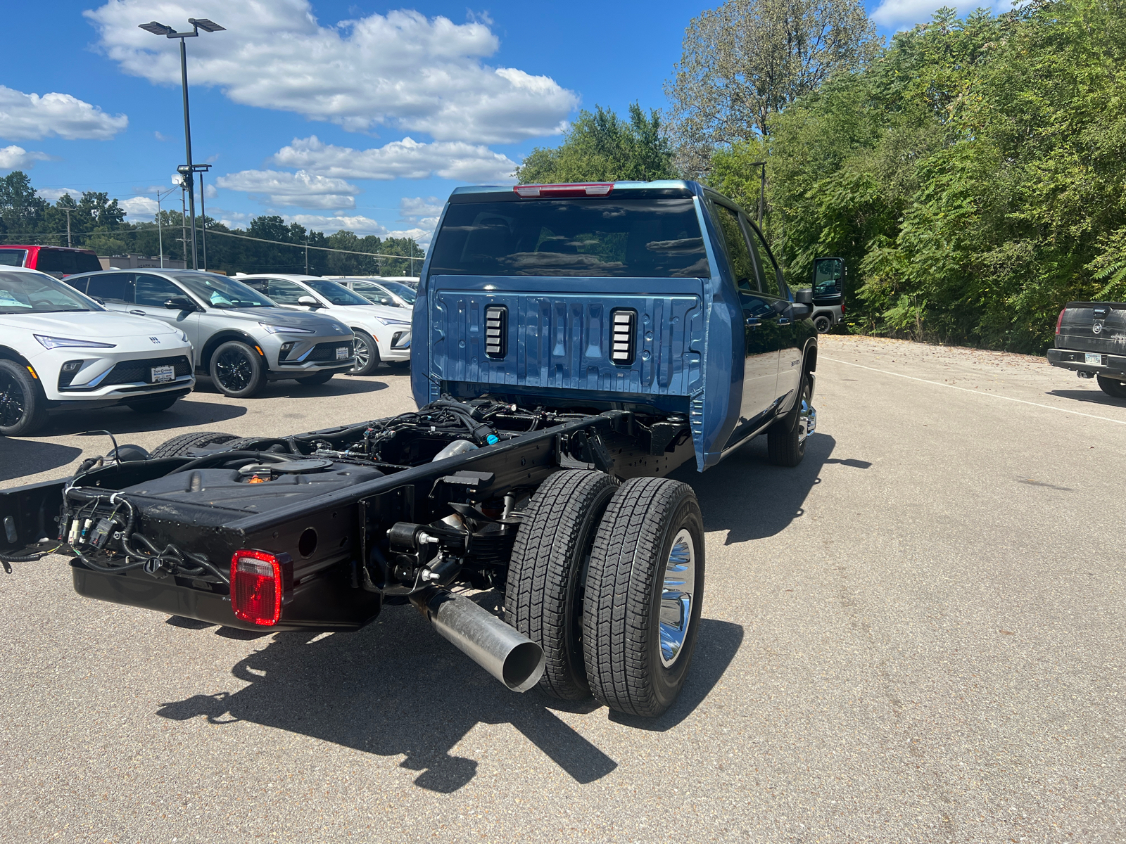 2025 Chevrolet Silverado 3500HD CC LT 14