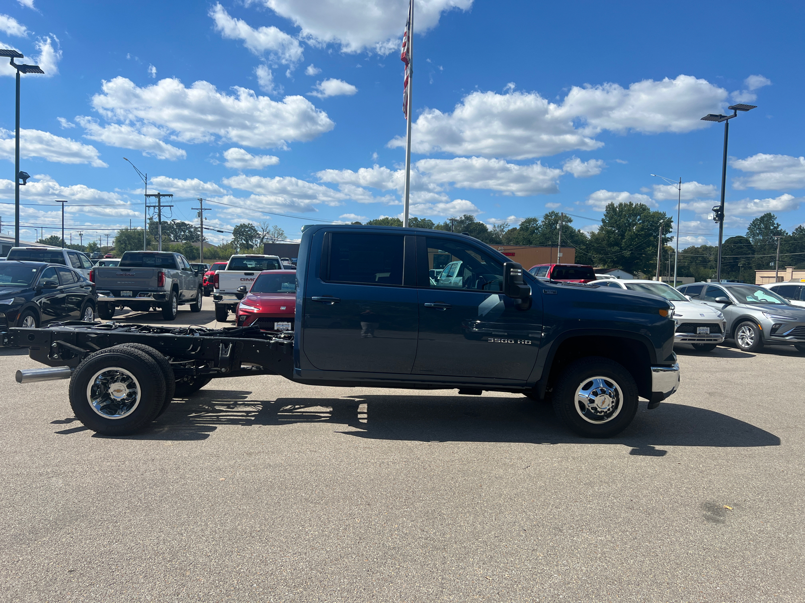 2025 Chevrolet Silverado 3500HD CC LT 16