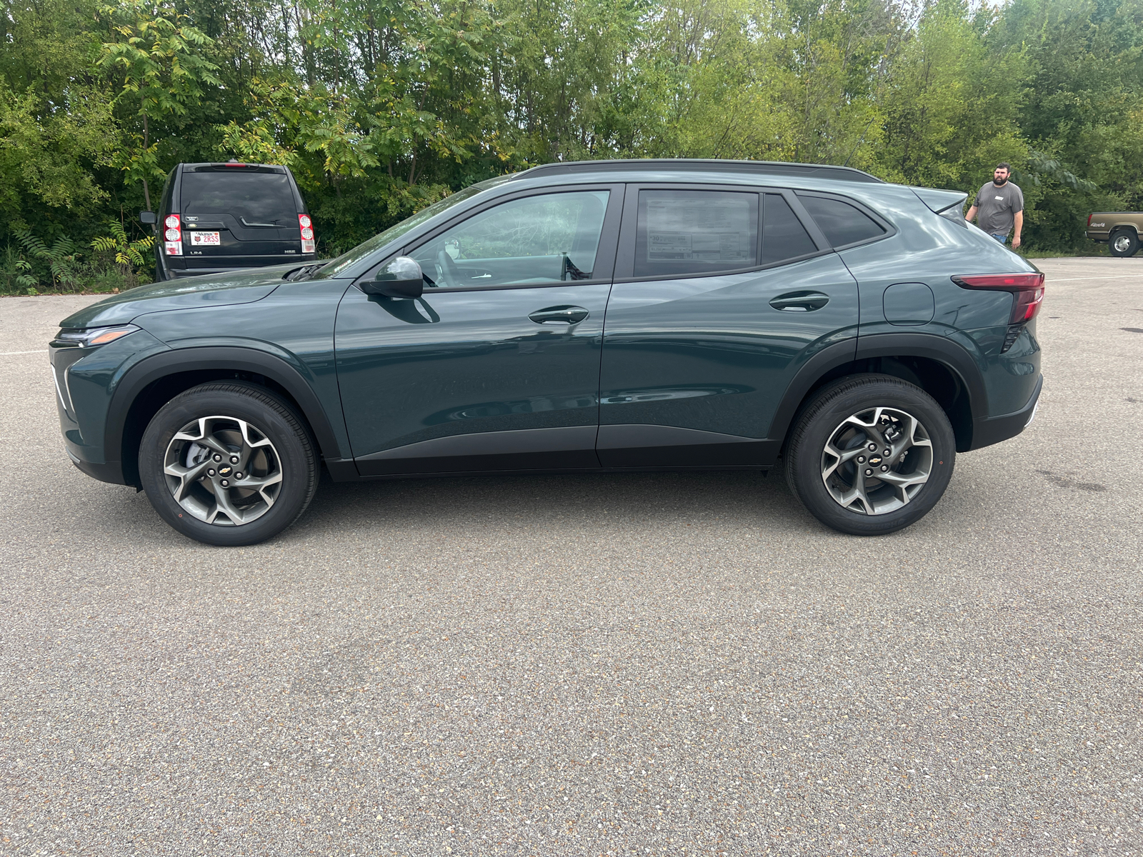 2025 Chevrolet Trax LT 8