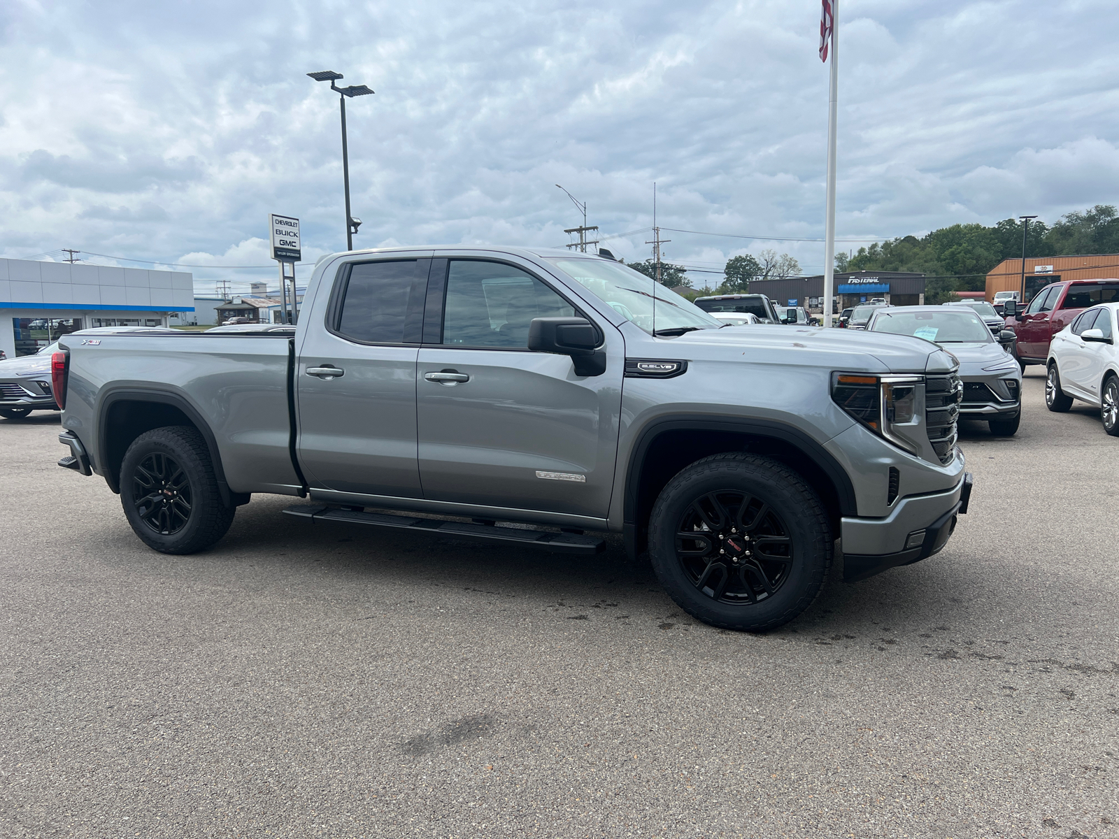 2025 GMC Sierra 1500 Elevation 3