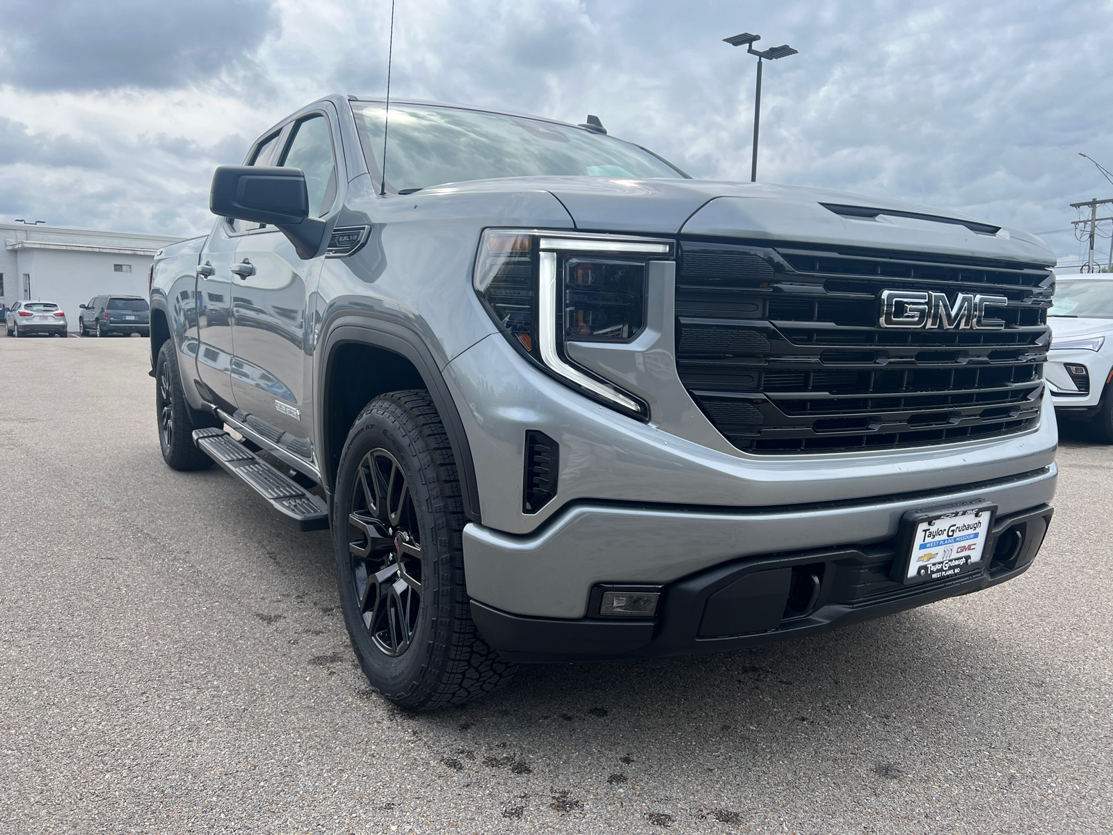 2025 GMC Sierra 1500 Elevation 5