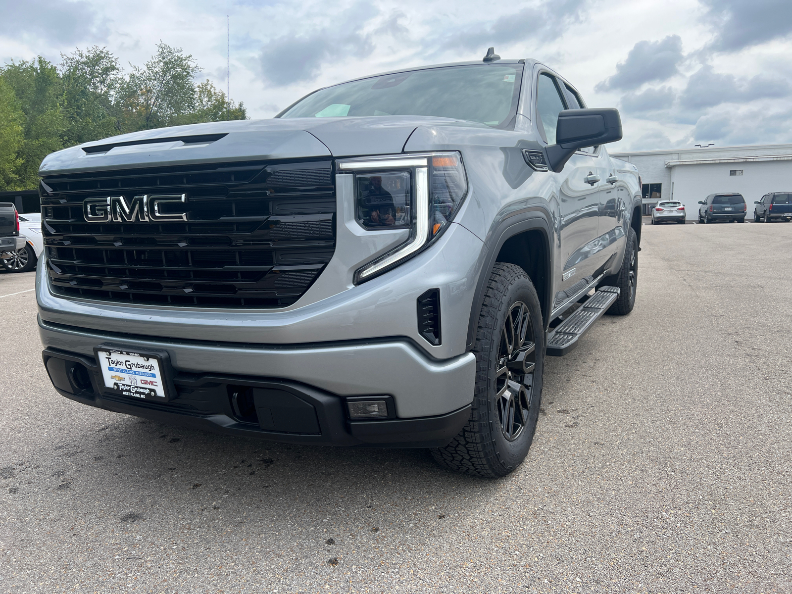 2025 GMC Sierra 1500 Elevation 8