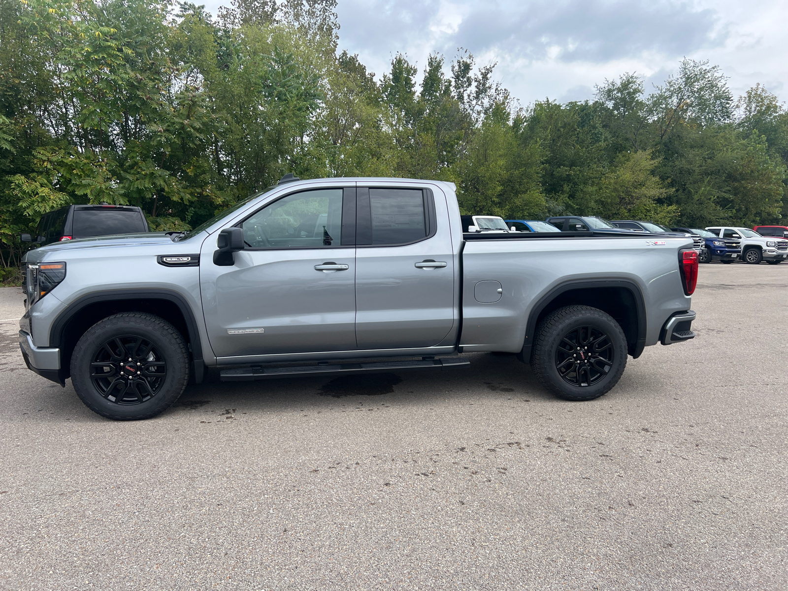 2025 GMC Sierra 1500 Elevation 9