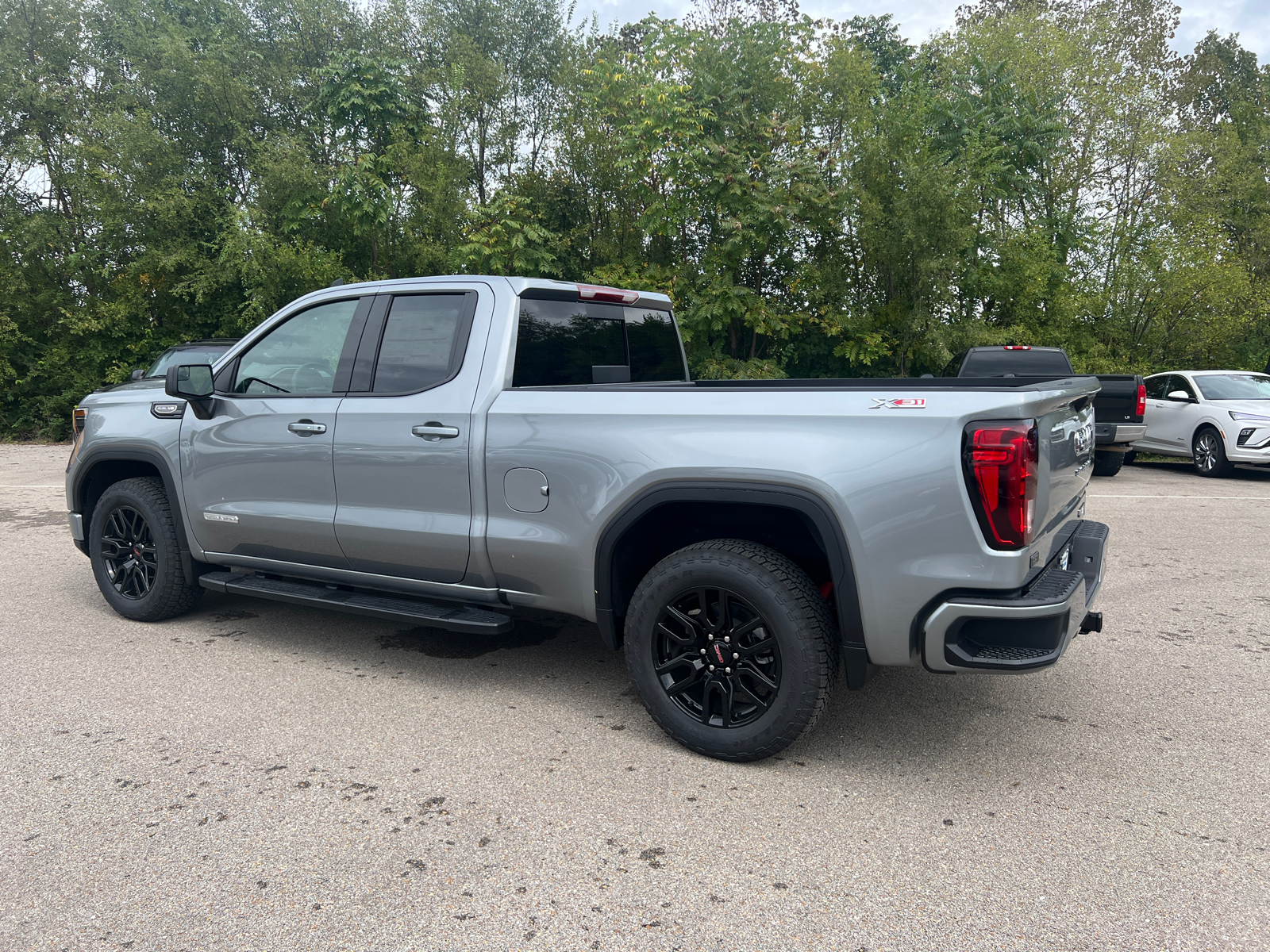 2025 GMC Sierra 1500 Elevation 10