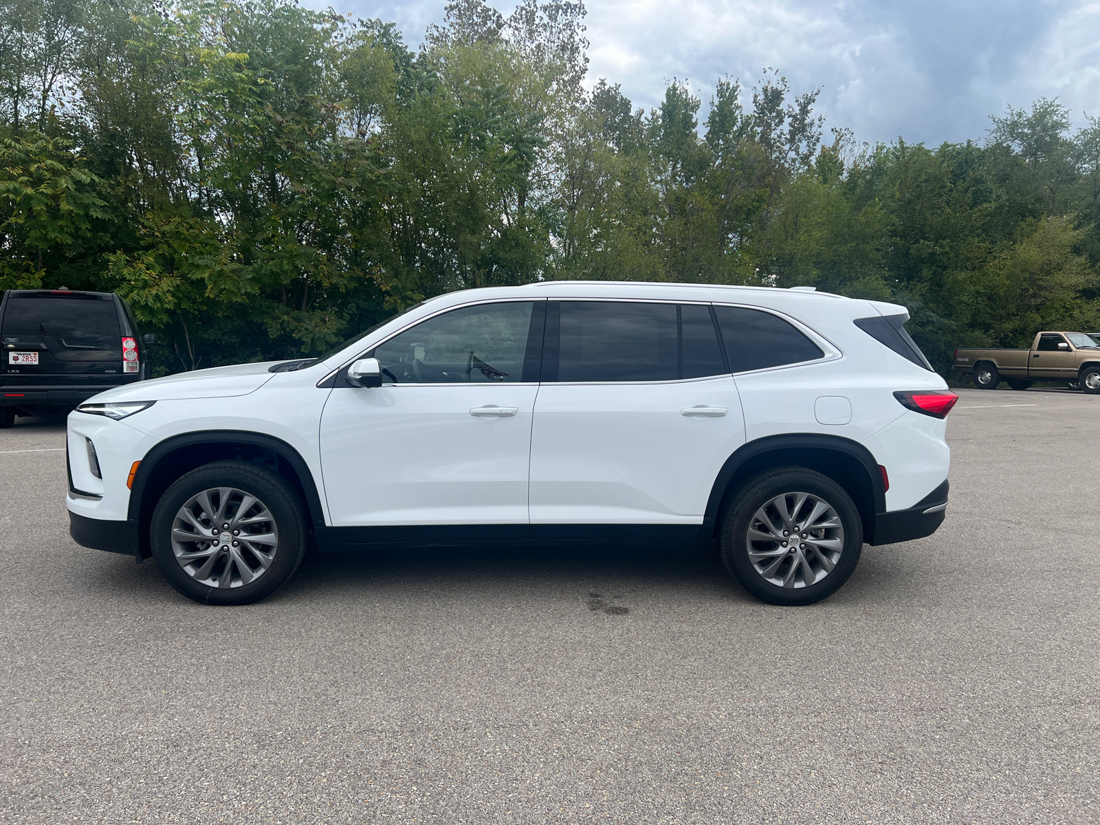 2025 Buick Enclave Preferred 8