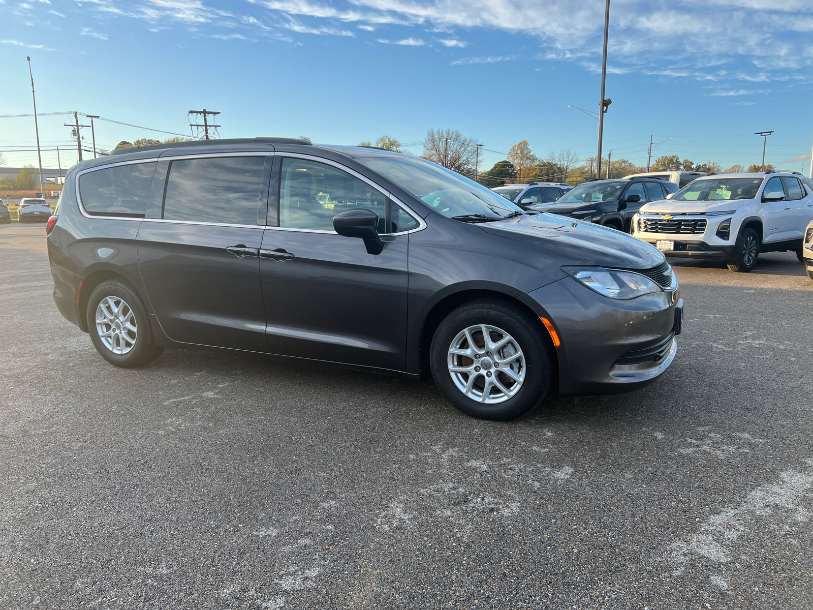 2020 Chrysler Voyager LXI 2