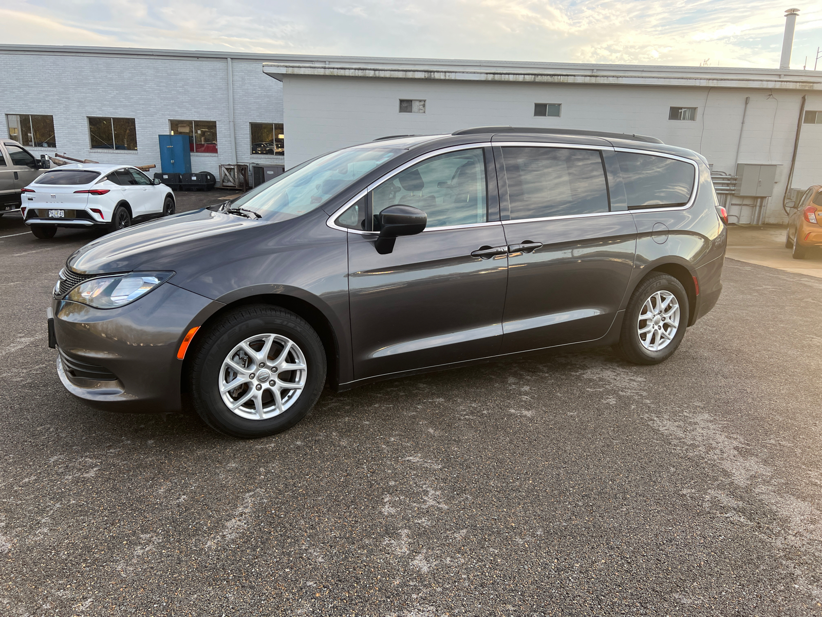 2020 Chrysler Voyager LXI 6