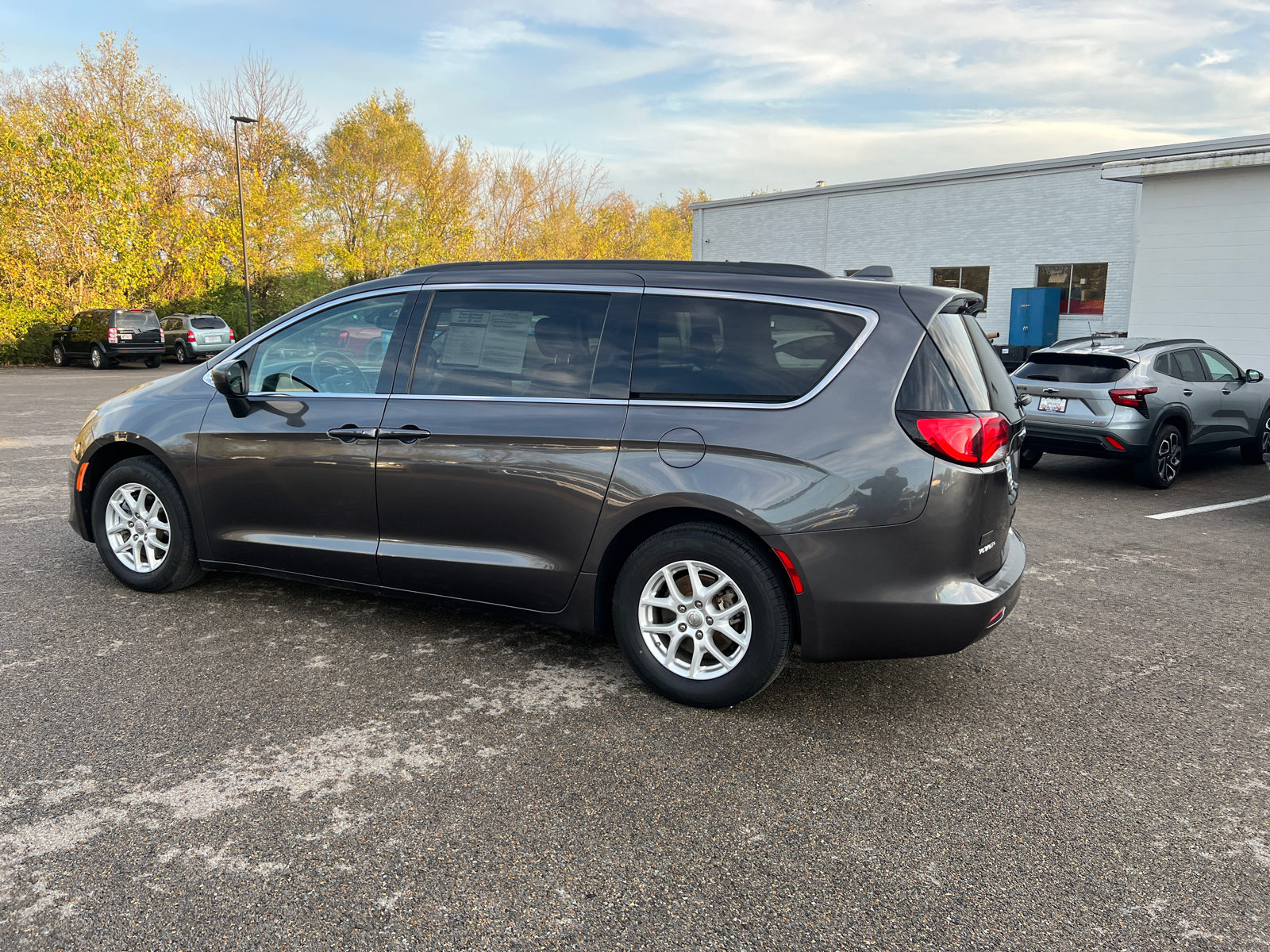 2020 Chrysler Voyager LXI 8