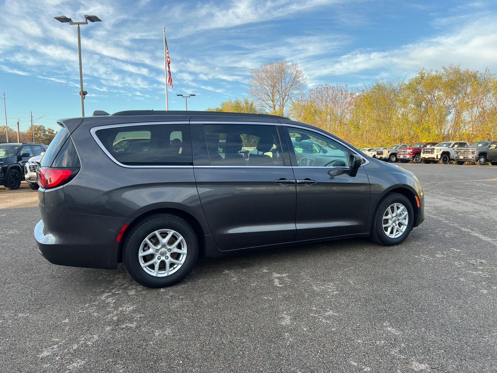 2020 Chrysler Voyager LXI 14