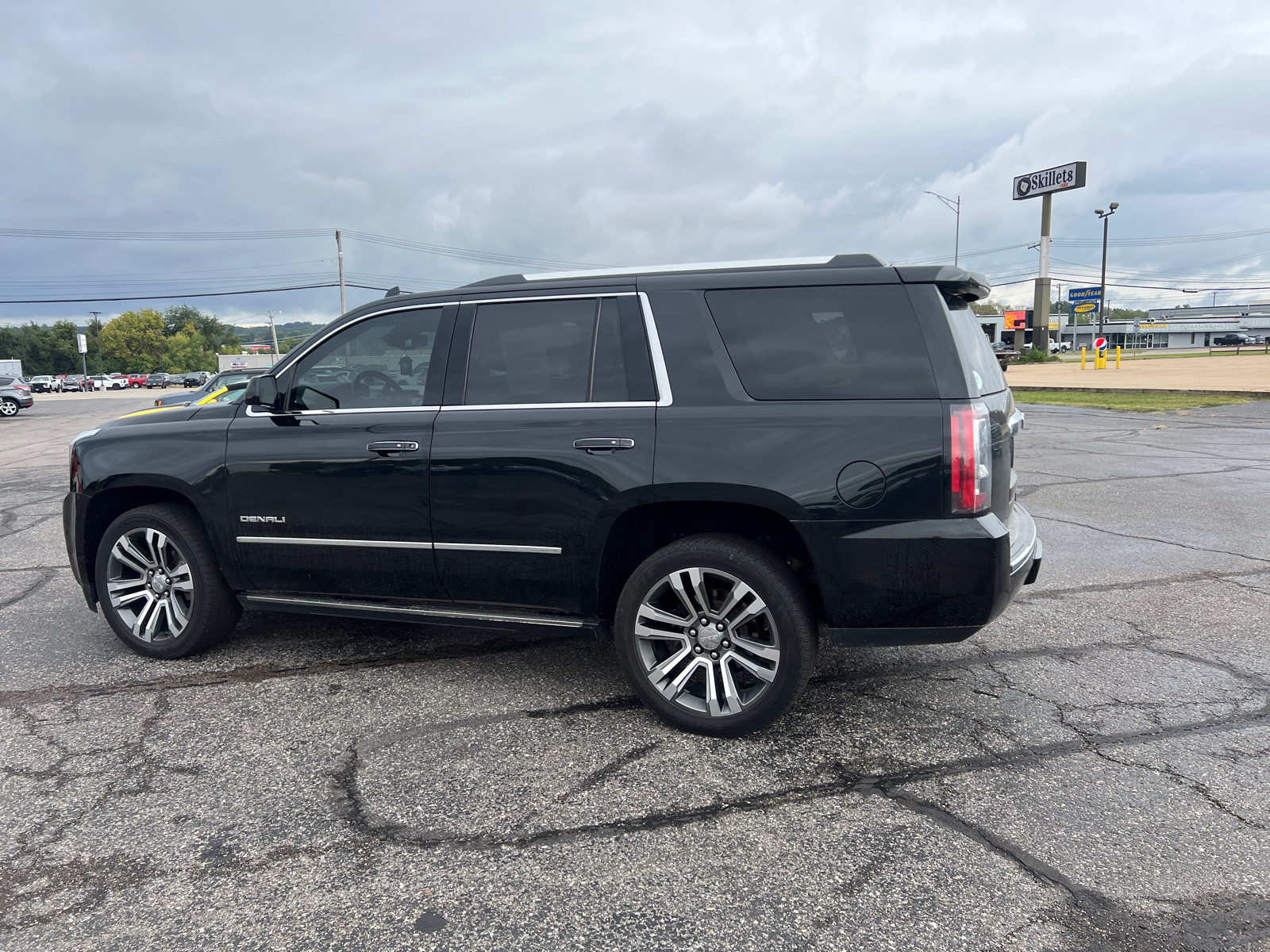 2018 GMC Yukon Denali 6