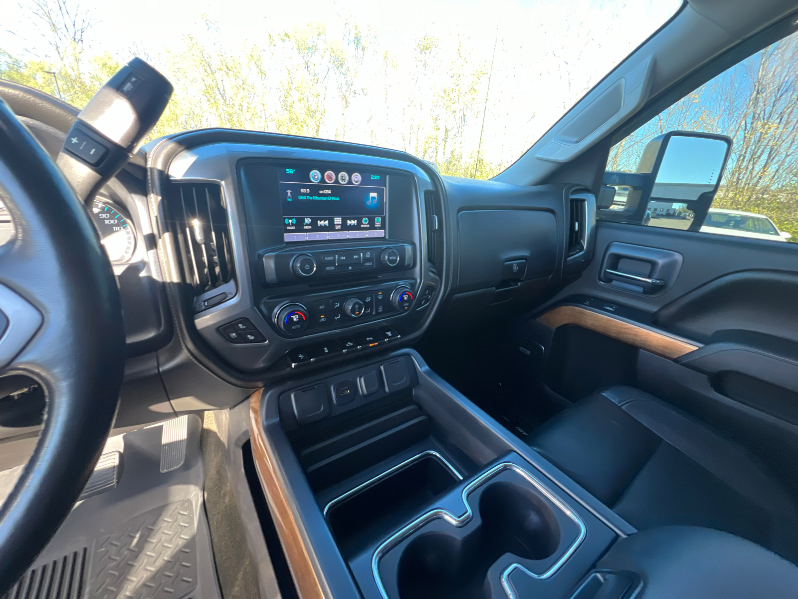 2016 Chevrolet Silverado 3500HD LTZ 23