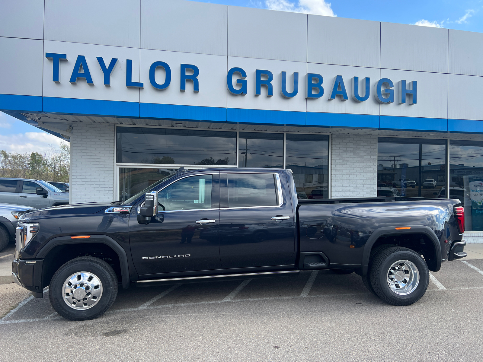 2025 GMC Sierra 3500HD Denali 1