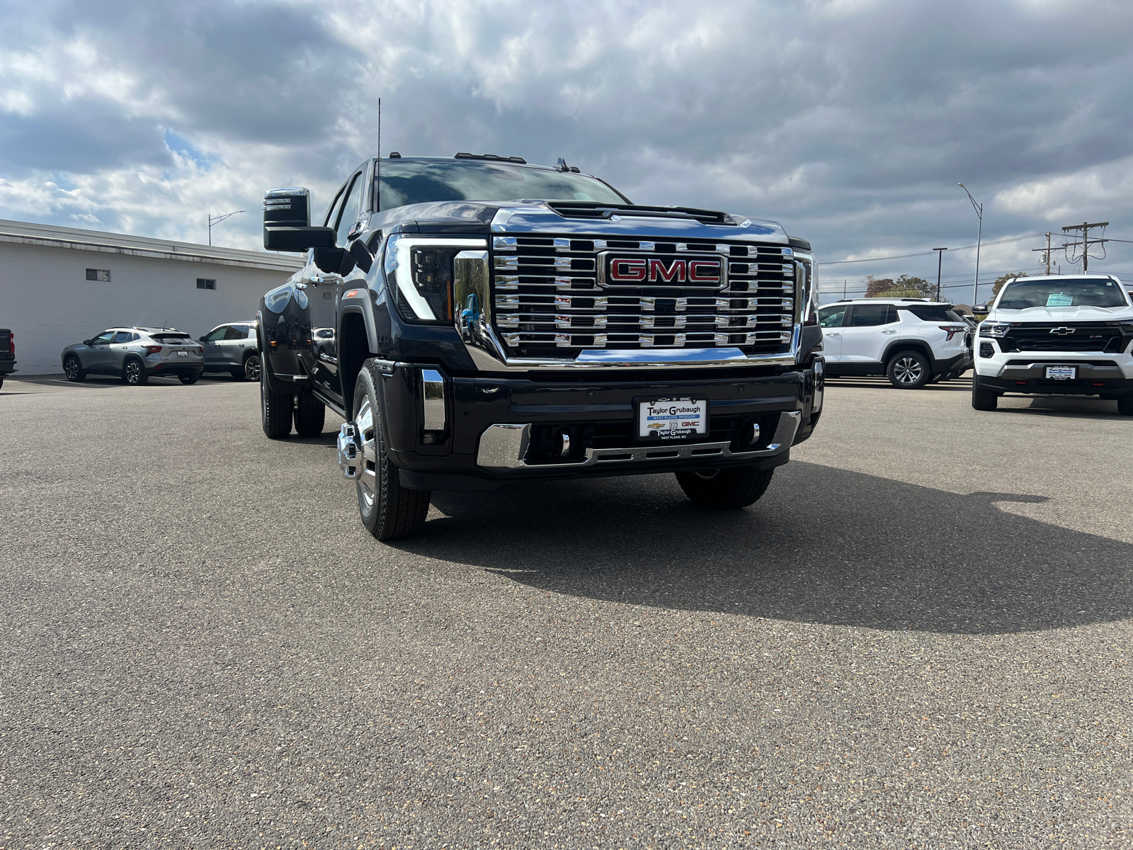 2025 GMC Sierra 3500HD Denali 5