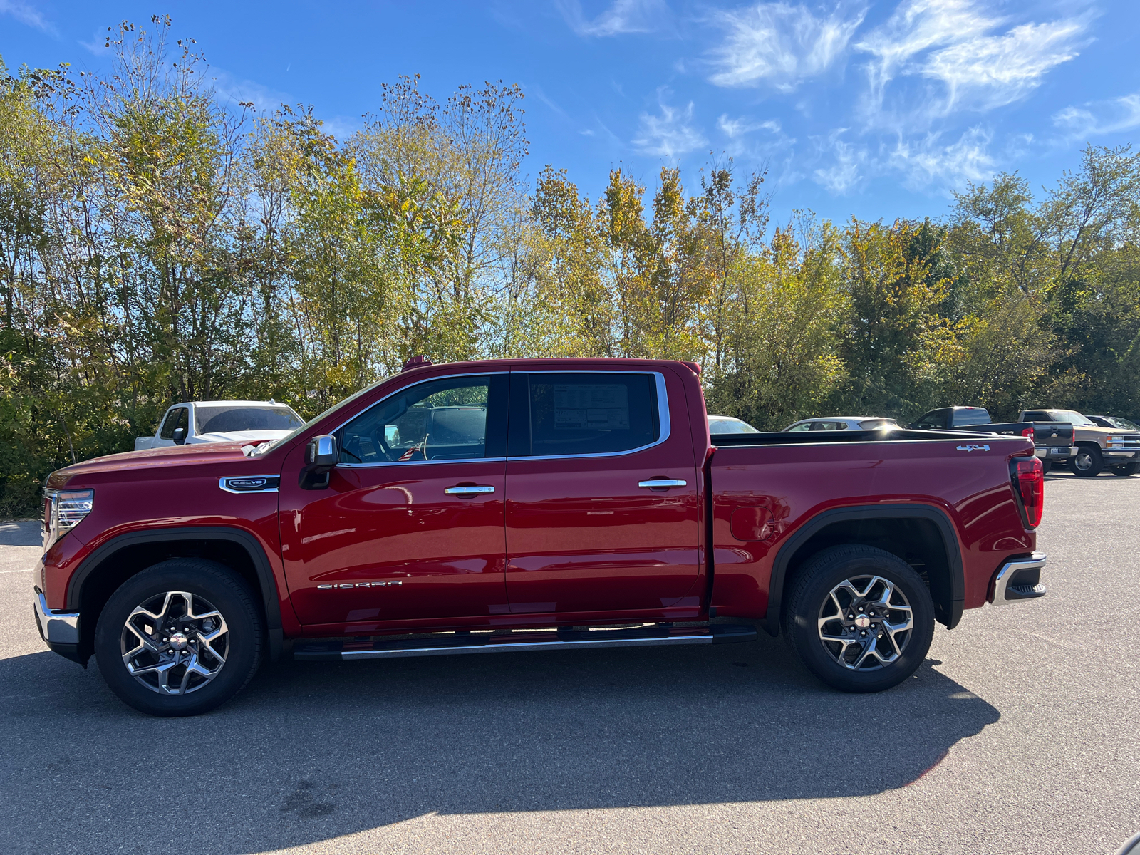 2025 GMC Sierra 1500 SLT 8